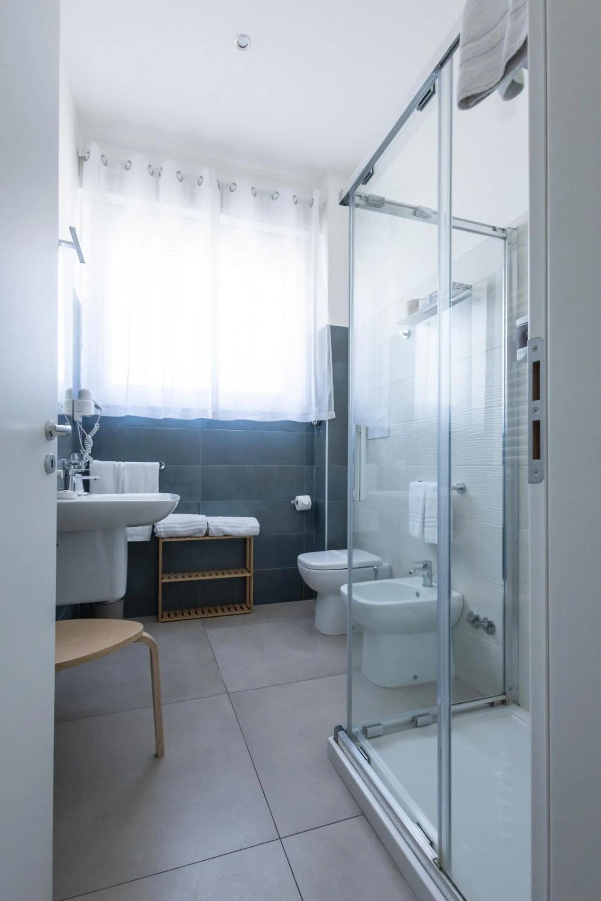 Bathroom in Garibaldi R&B