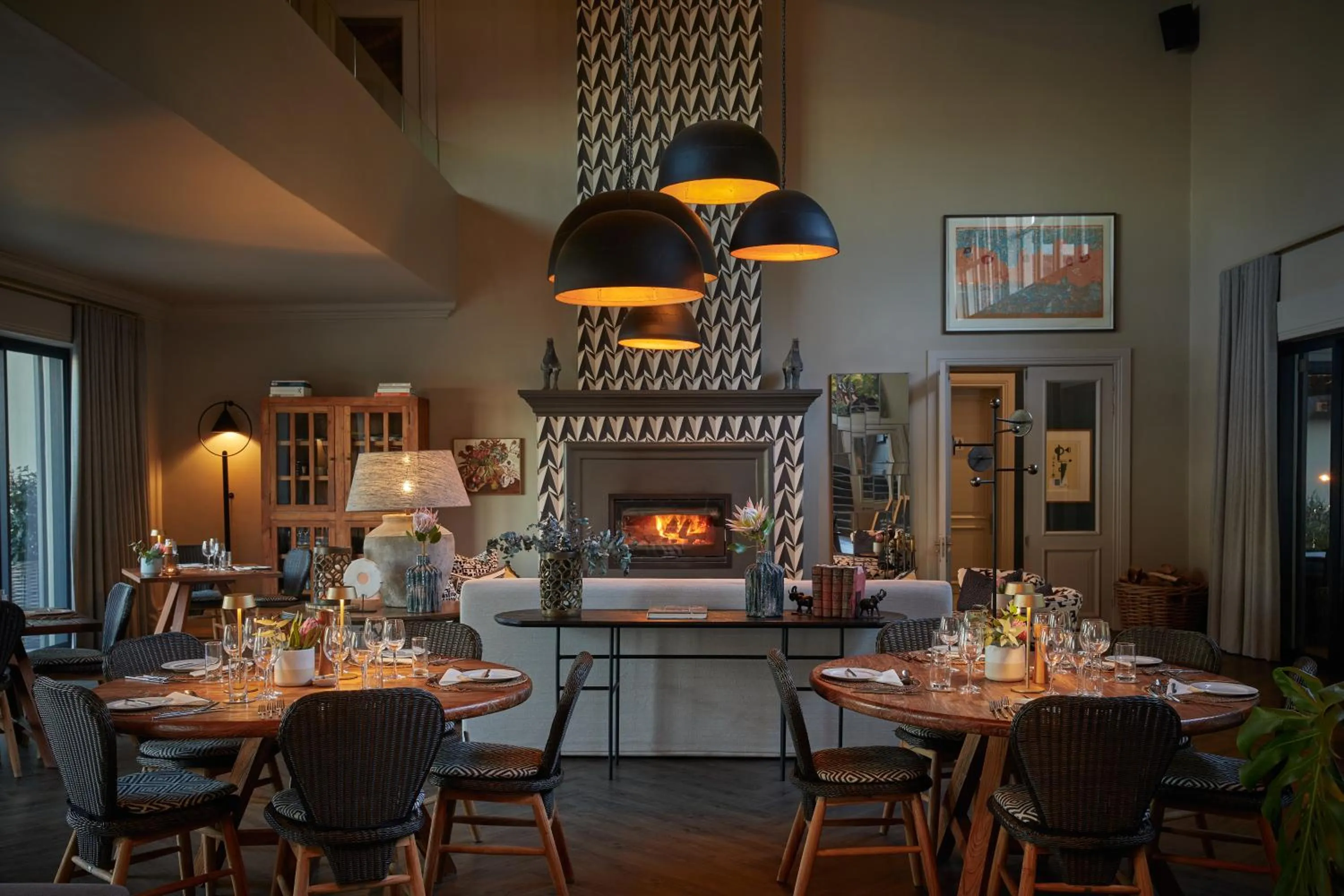 Lounge or bar in The Thatch House Boutique Hotel, Hermanus