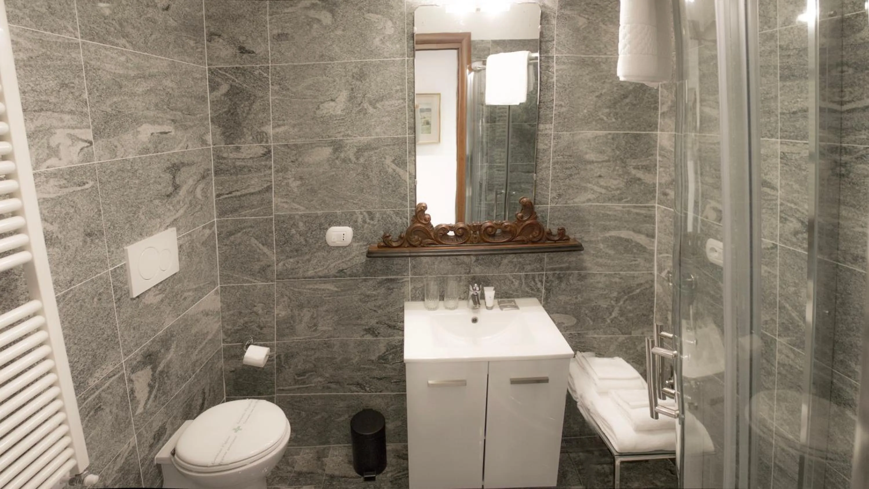 Bathroom in Aiello Suites Executive