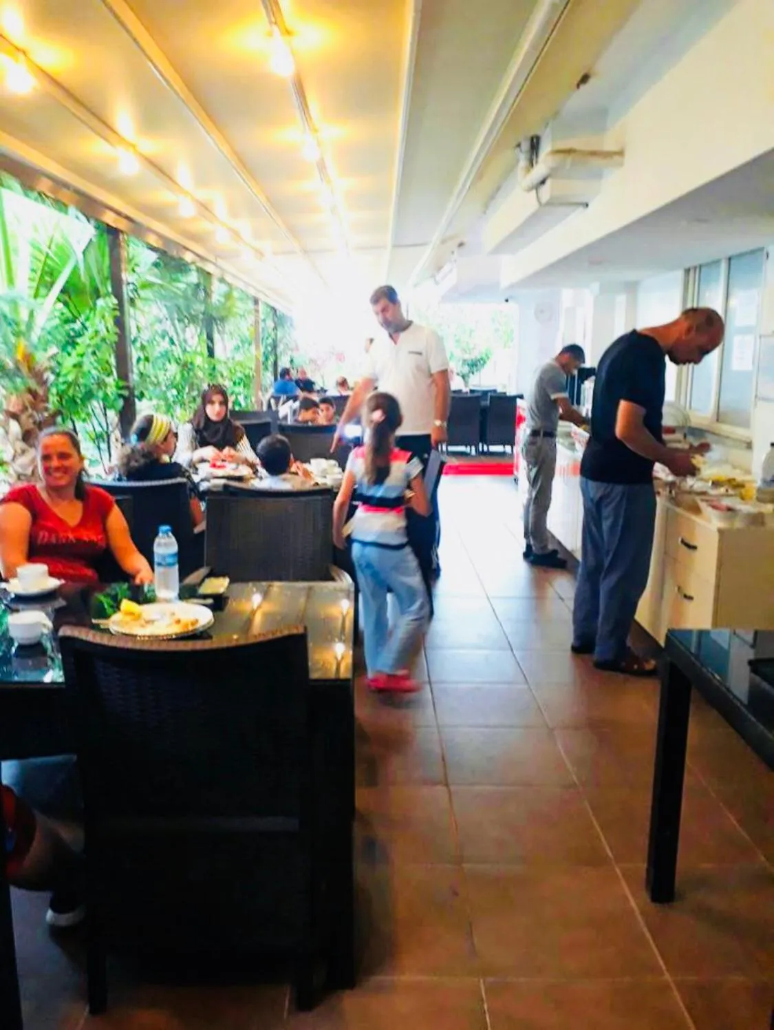 Restaurant/places to eat in Kuzey suite home