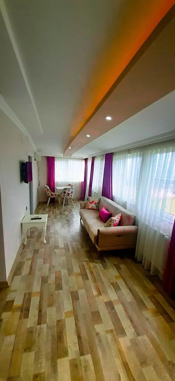 Seating area in Kuzey suite home