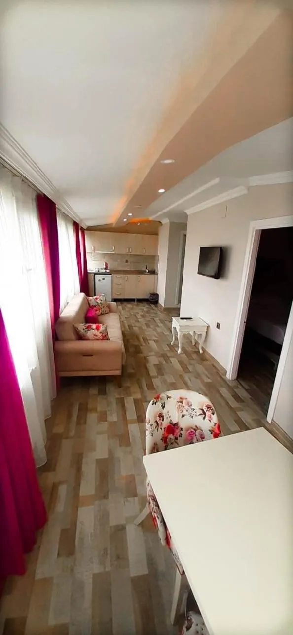 Seating area in Kuzey suite home