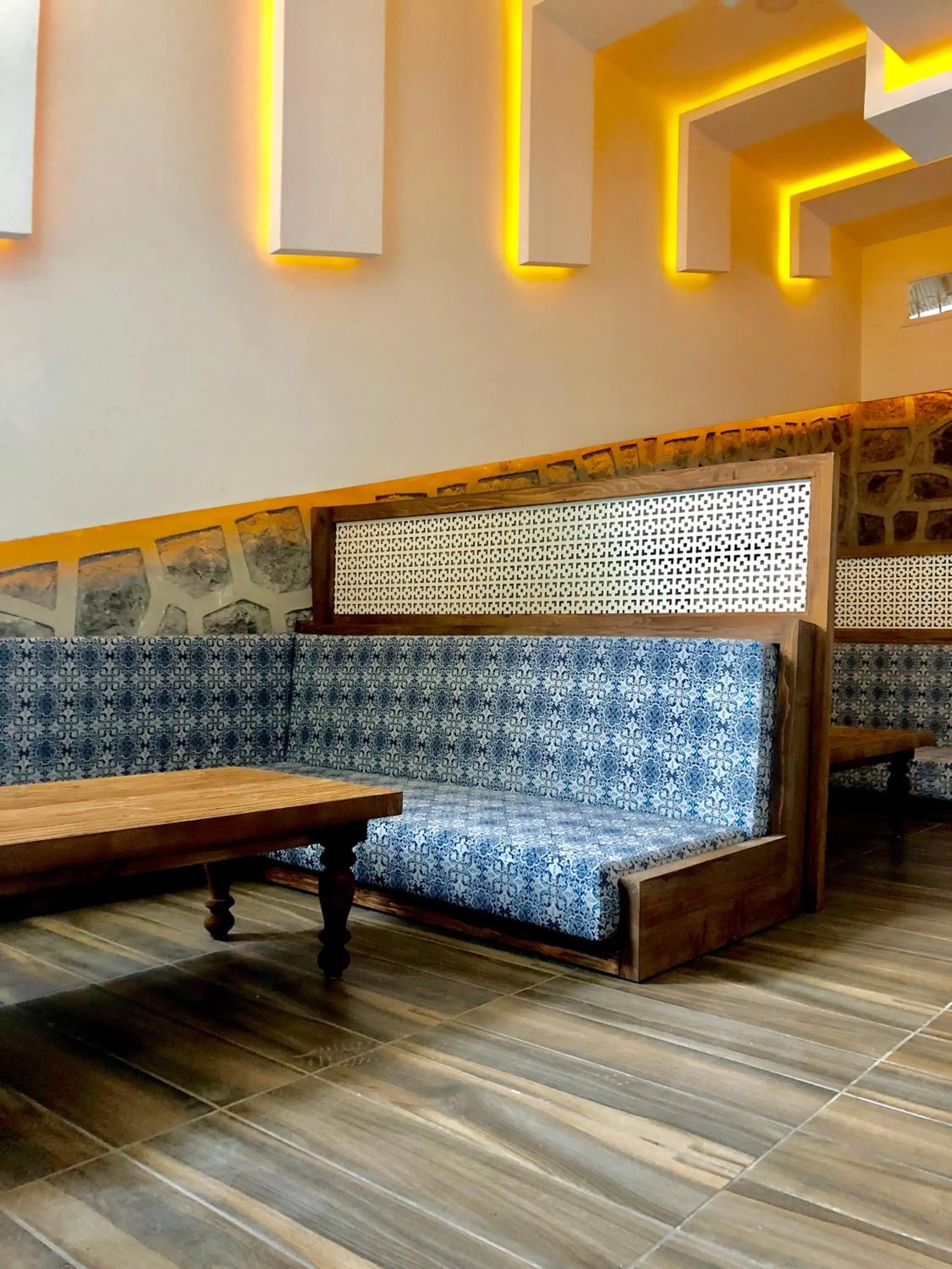 Seating area in Kuzey suite home