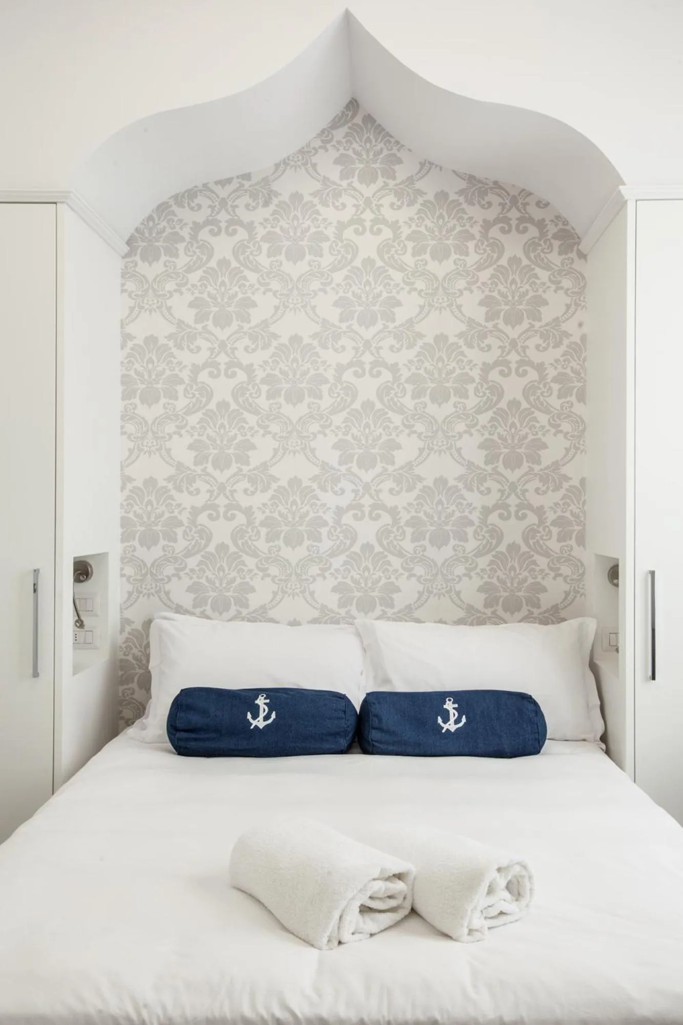 Bed in Hotel Marina Charming Rooms