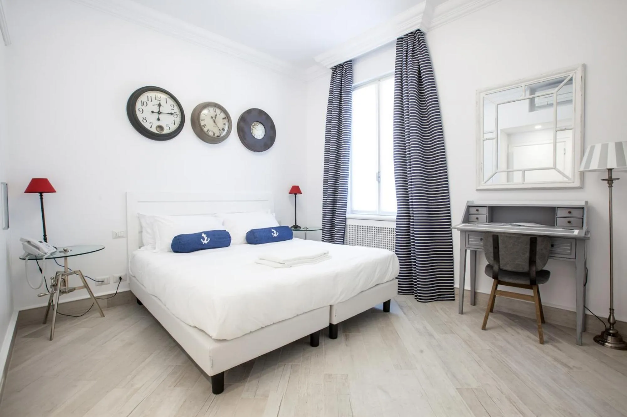 Bed in Hotel Marina Charming Rooms