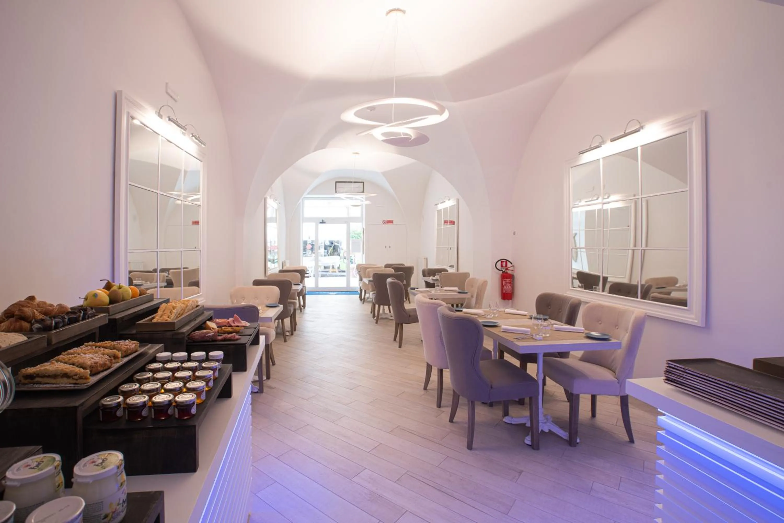 Breakfast in Hotel Marina Charming Rooms