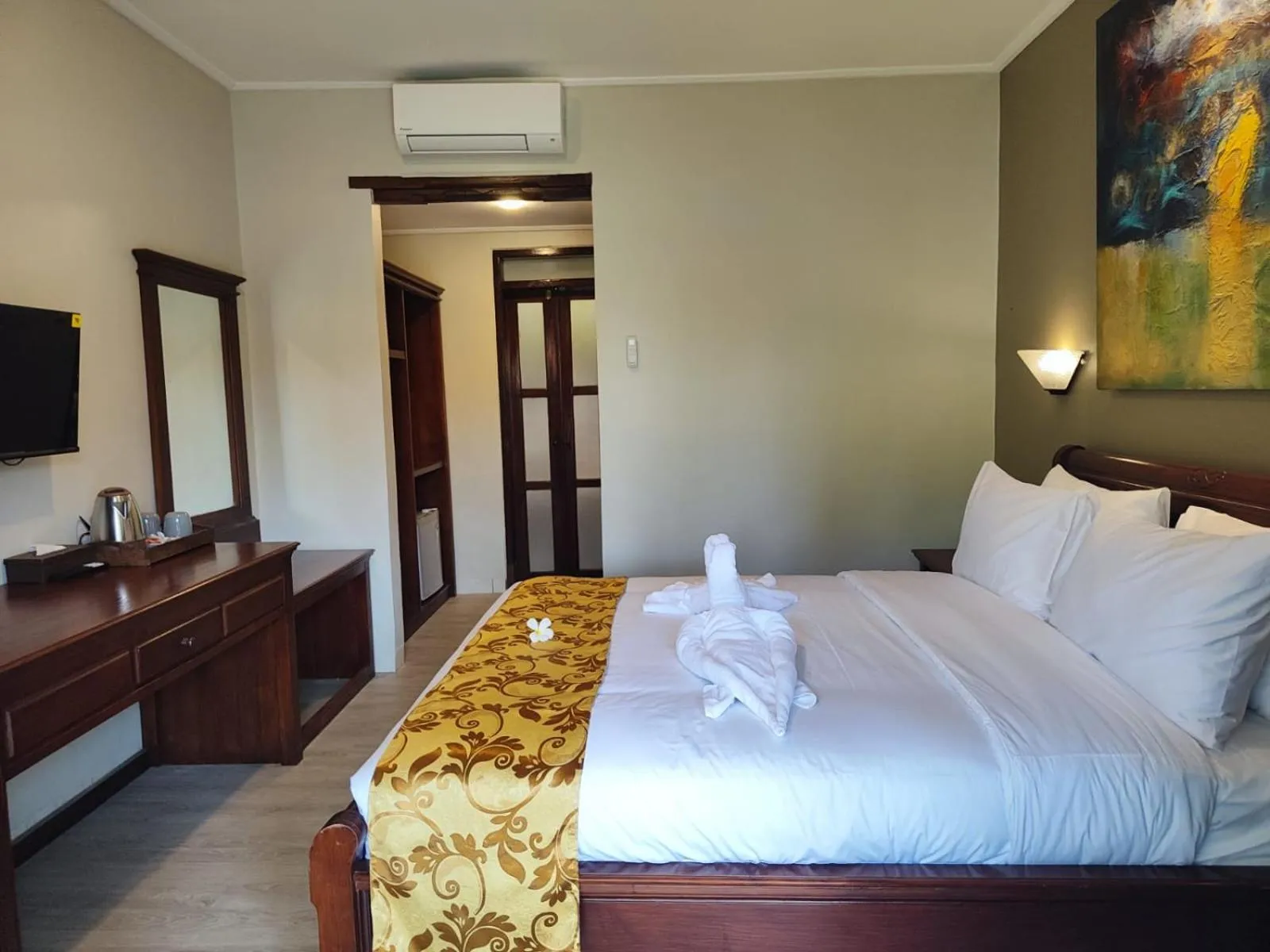 Bed in The Central Lovina Hotel & Restaurant