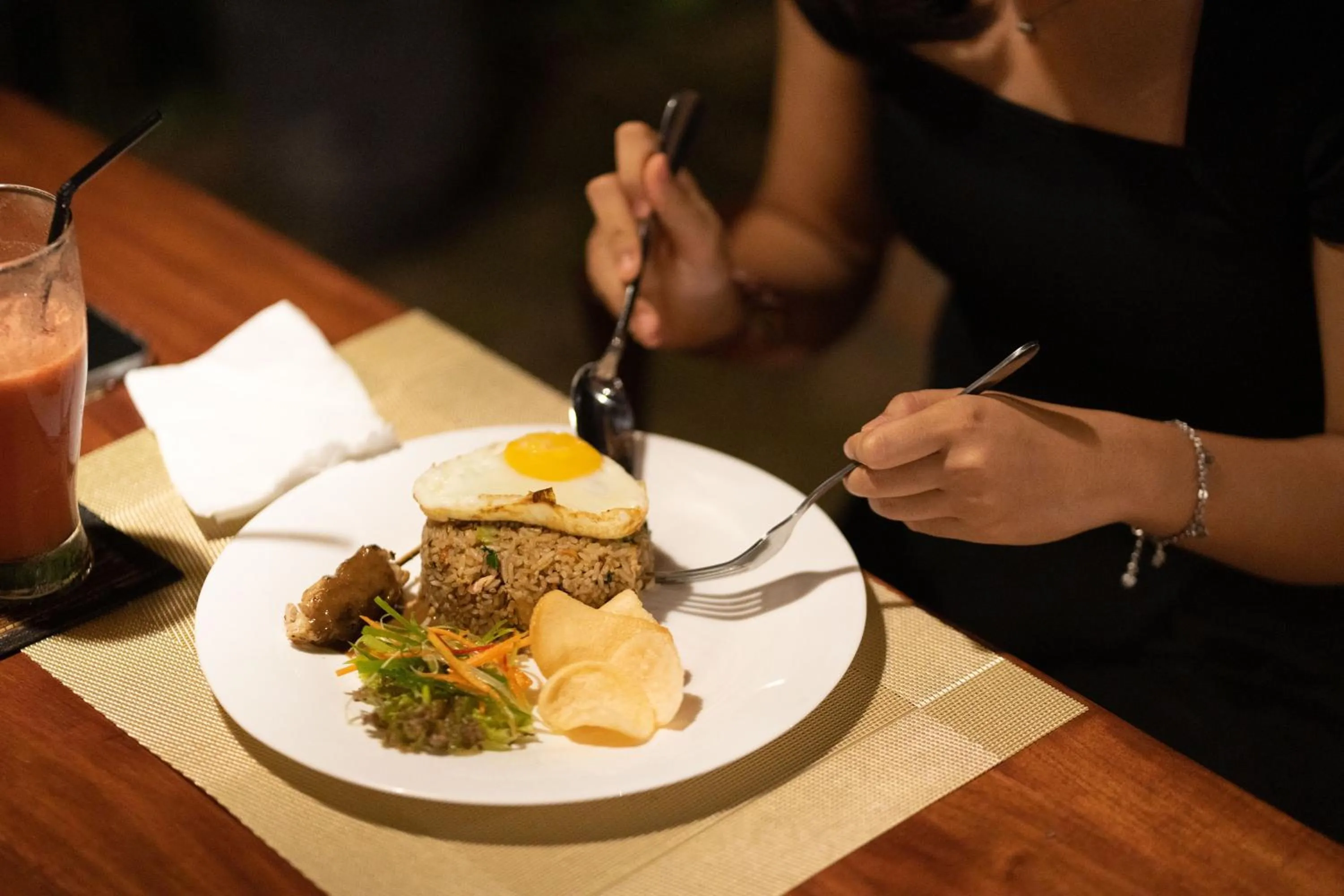 The Central Lovina Hotel & Restaurant