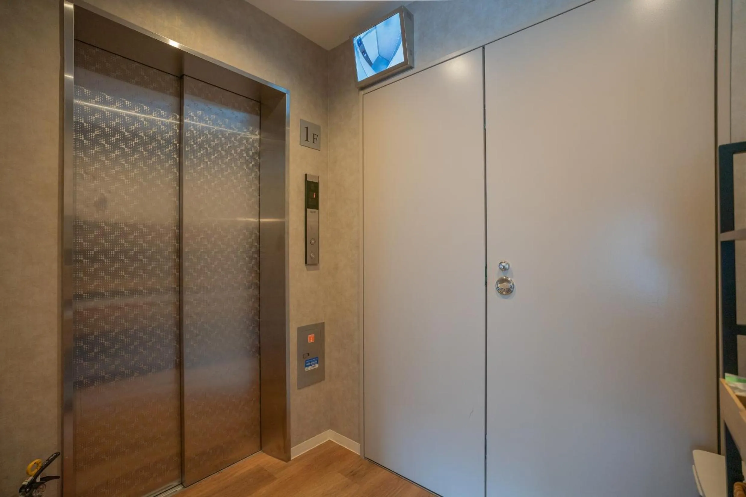 elevator in JA Hotel Namba