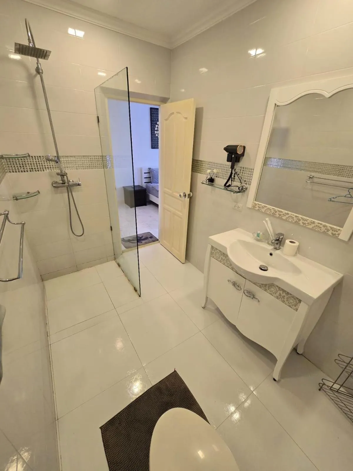 Shower in Ishara Villa