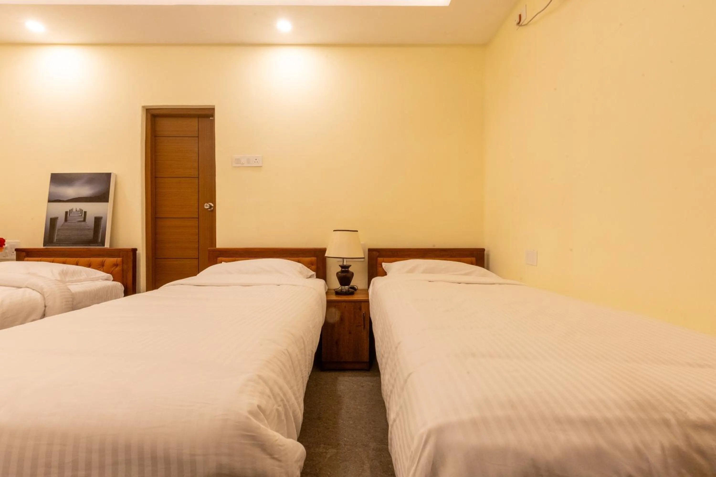 Bedroom, Bed in The Modern Inn