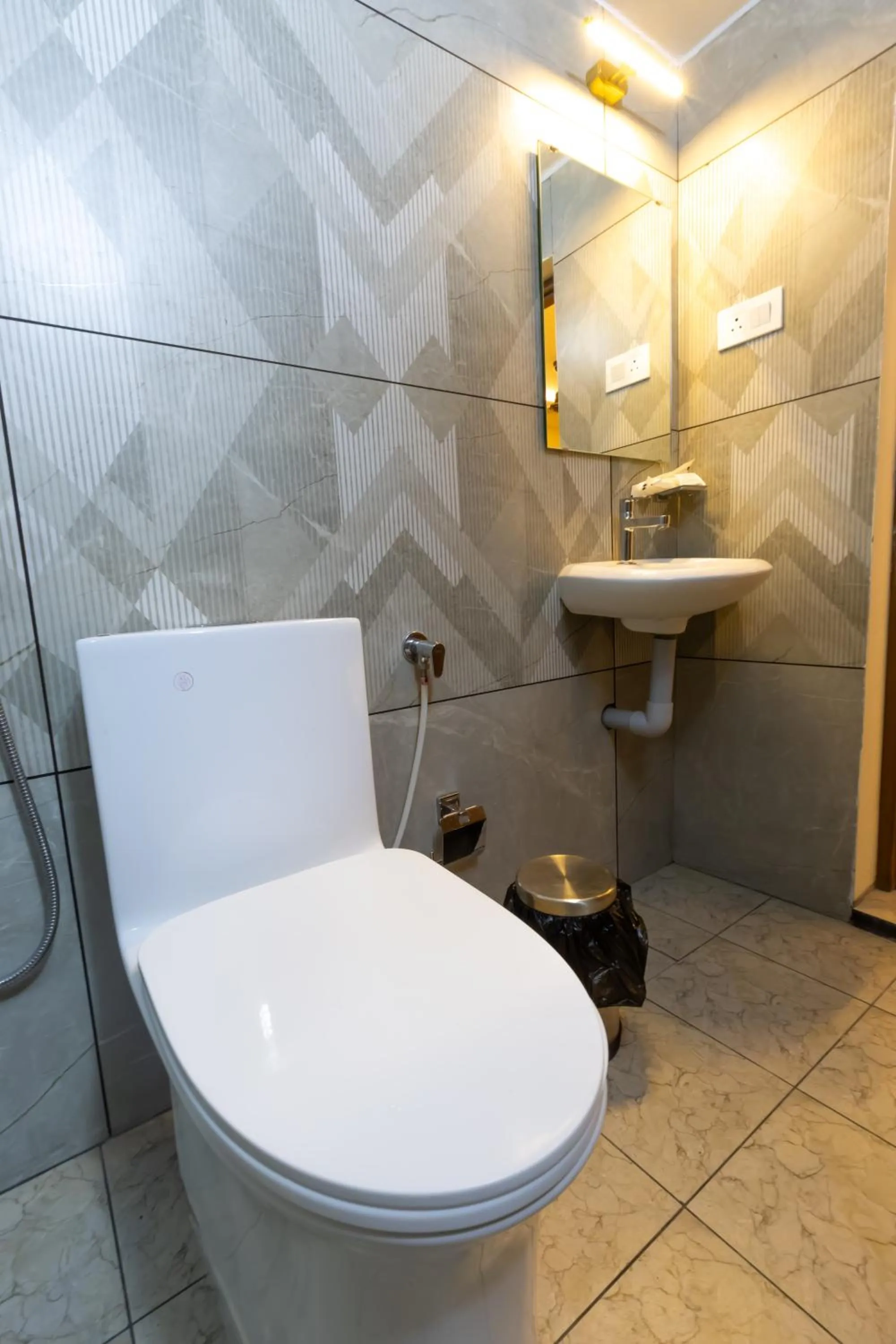 Shower in The Modern Inn