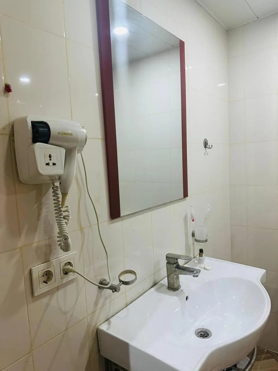 Bathroom in Askar Hotel