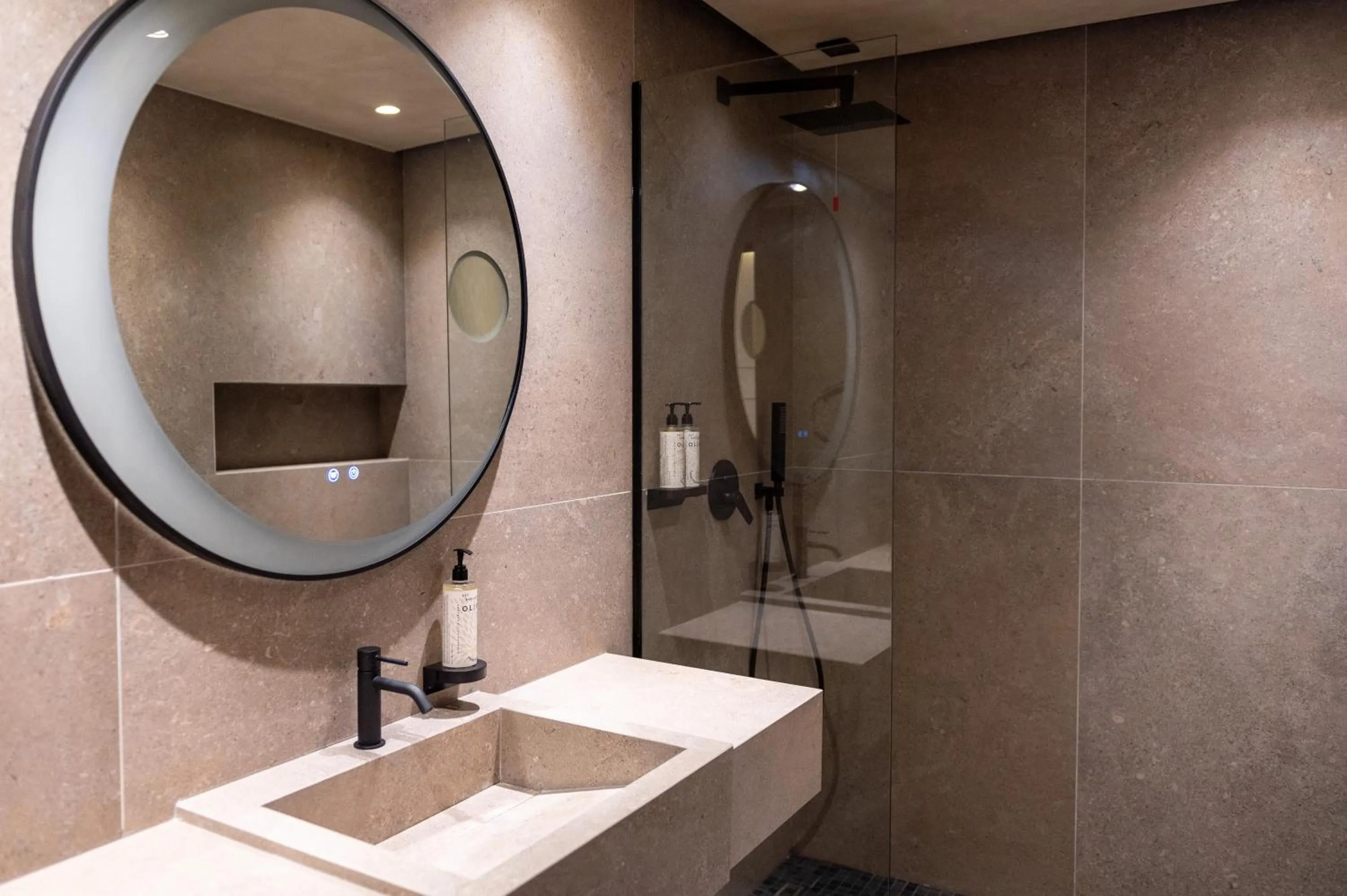 Bathroom in Mattis Hotel