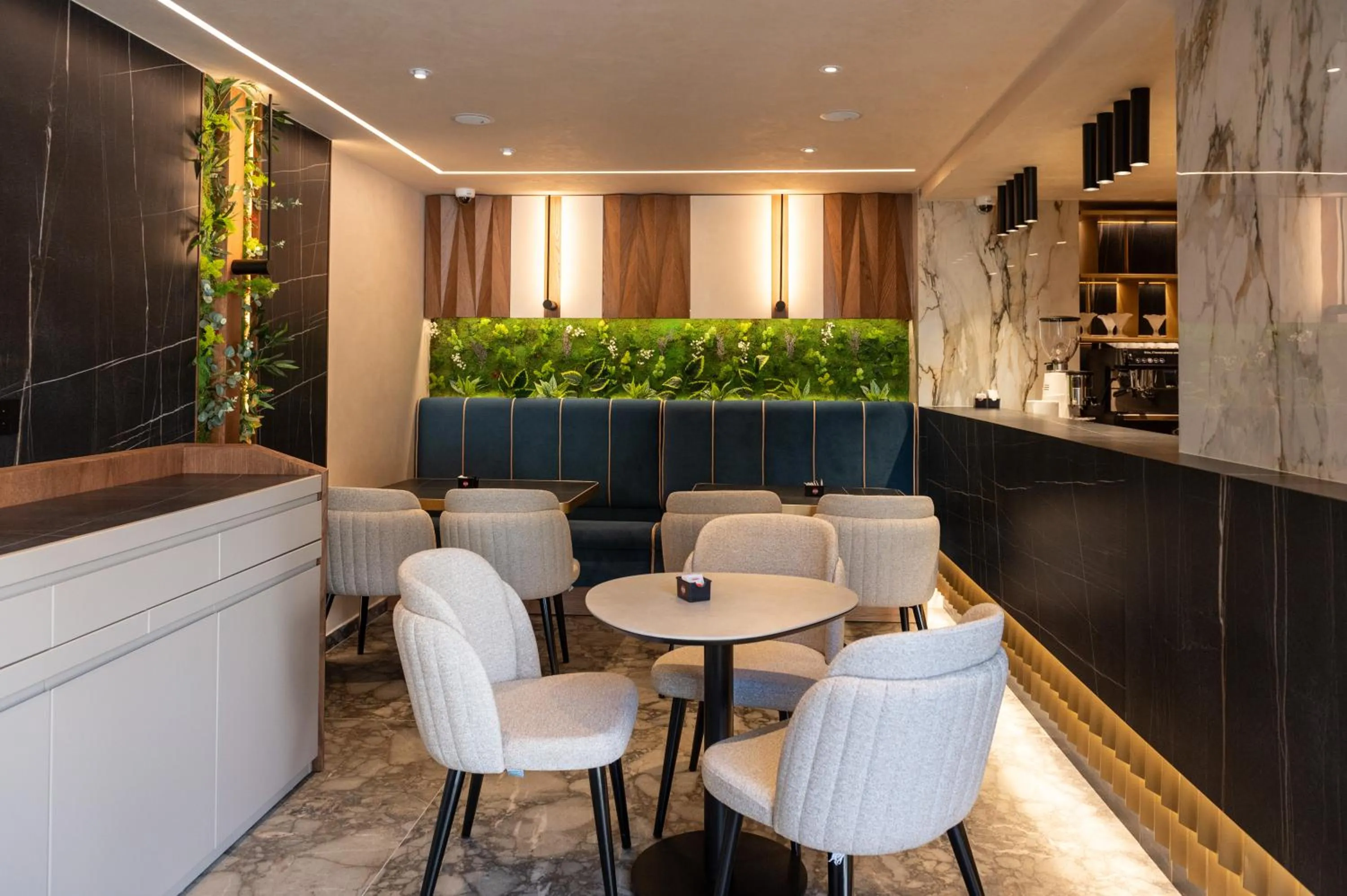 Lounge or bar in Mattis Hotel