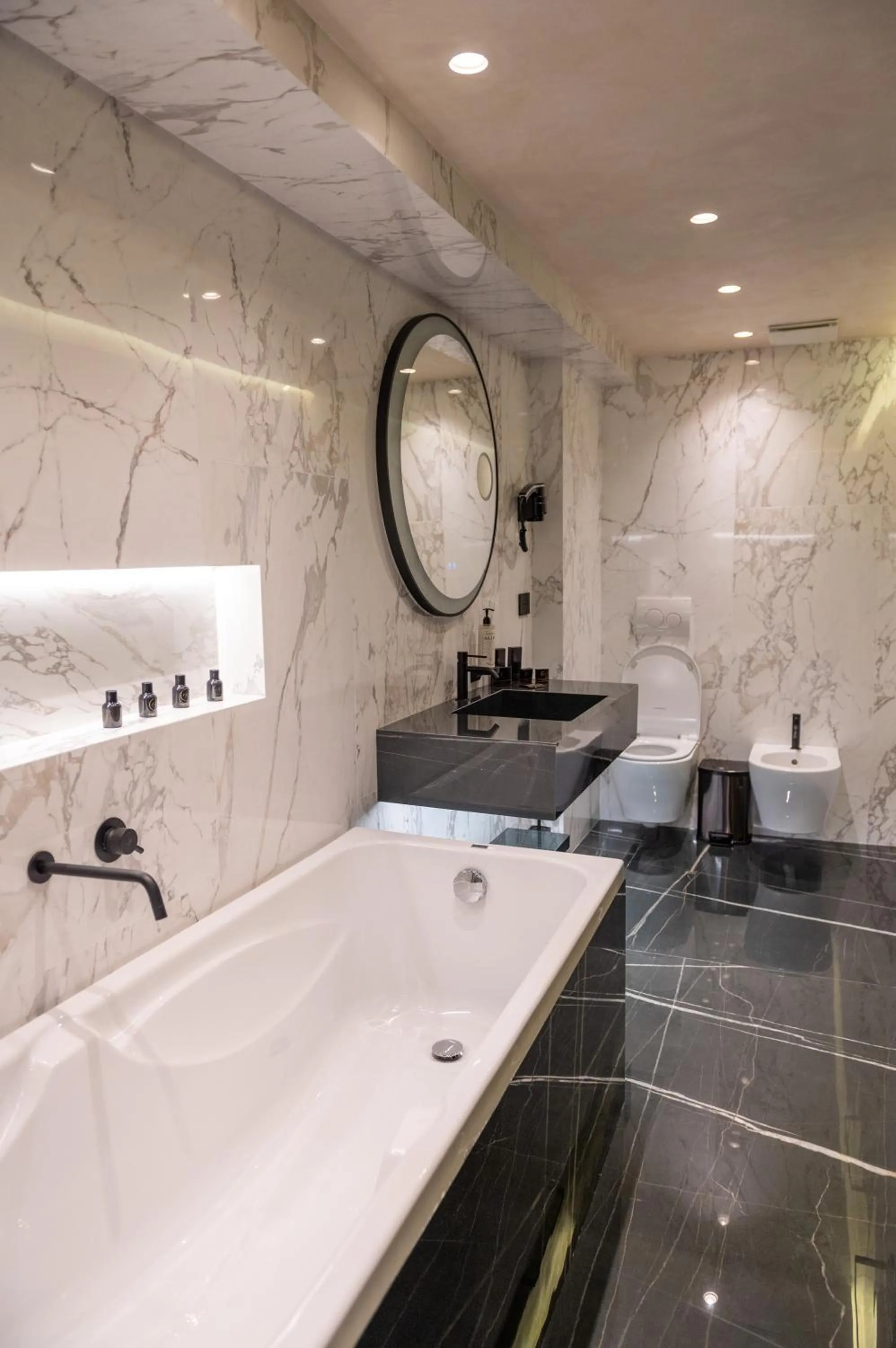 Bathroom in Mattis Hotel