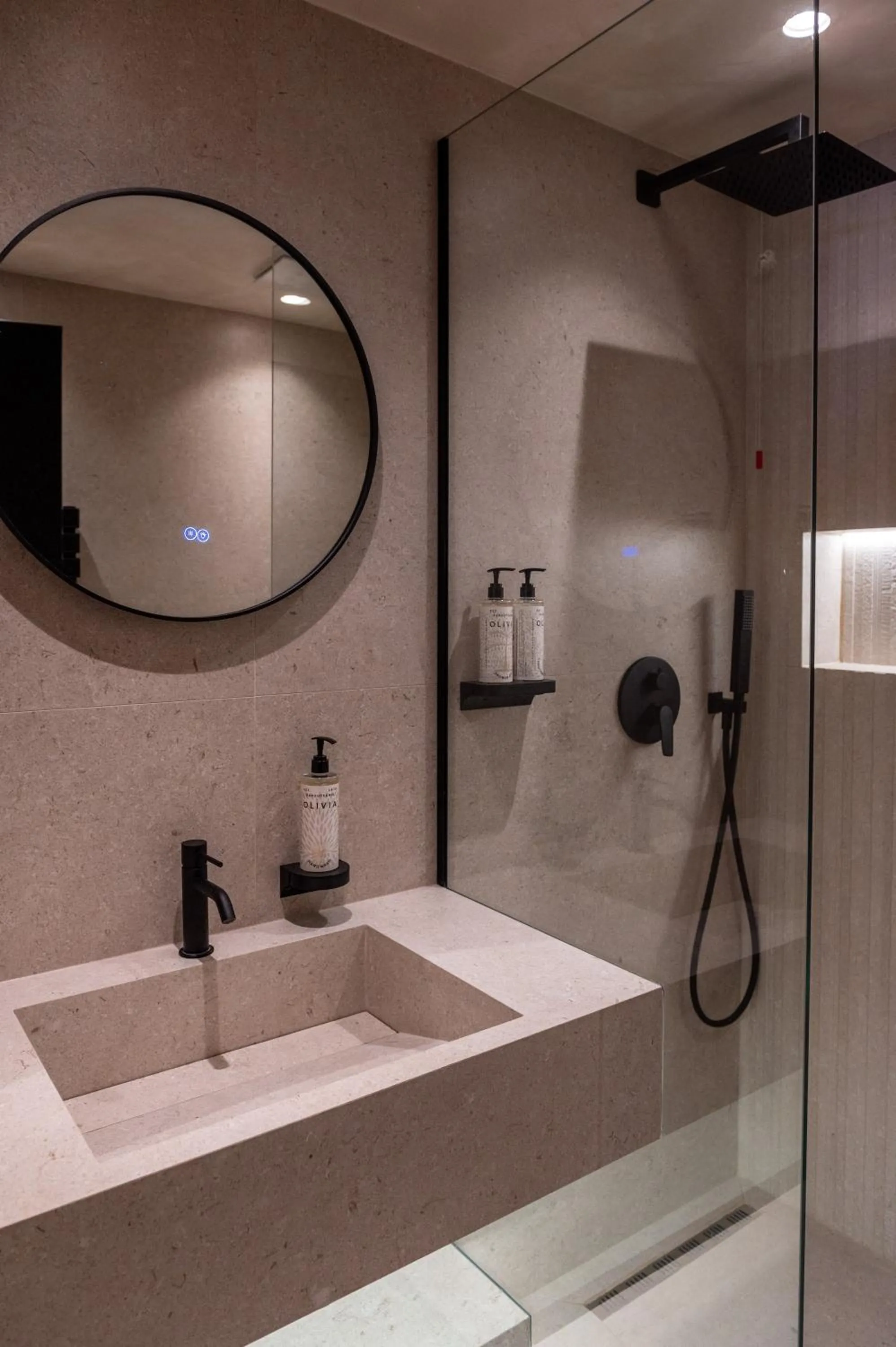 Bathroom in Mattis Hotel