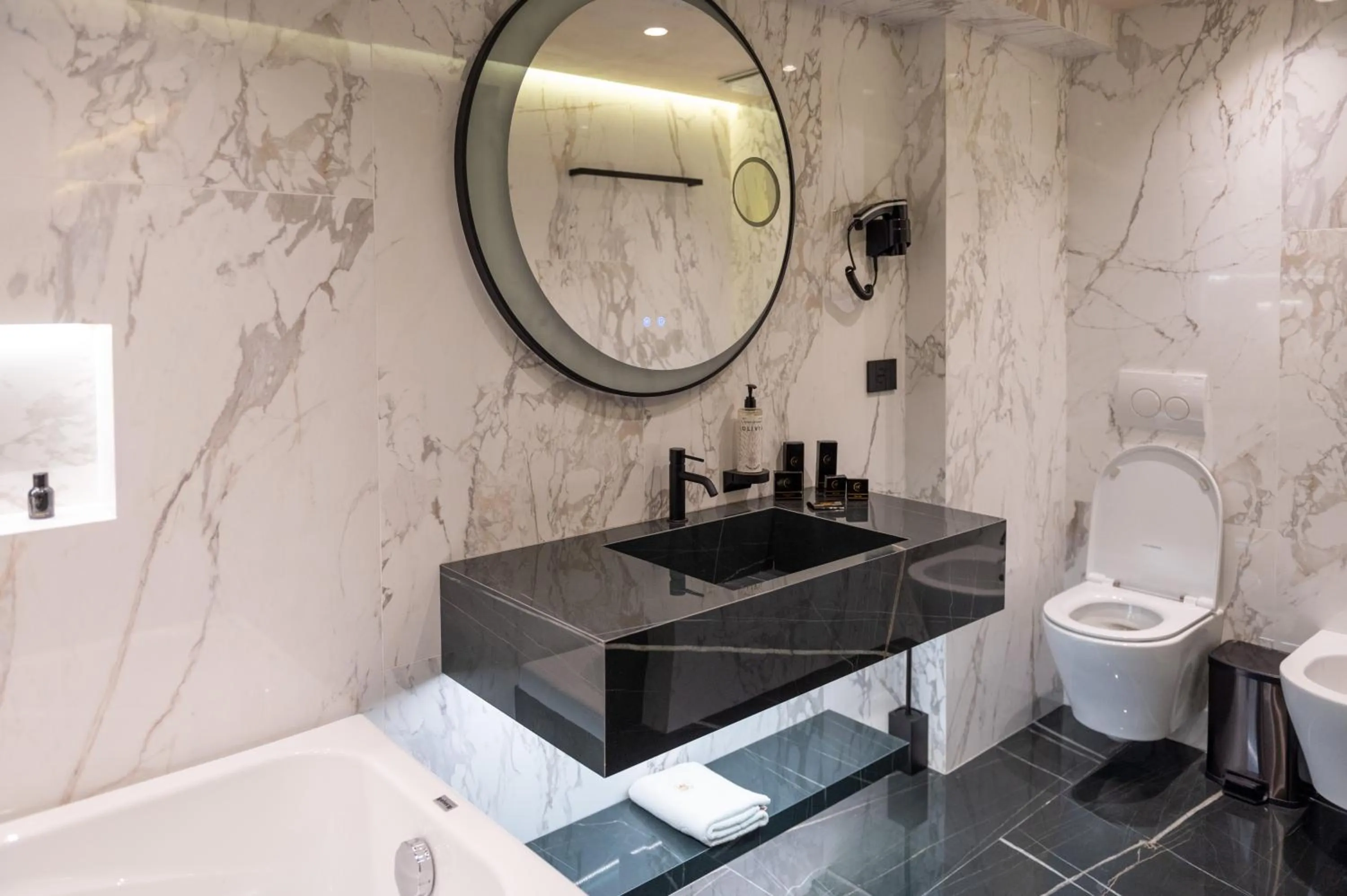 Bathroom in Mattis Hotel