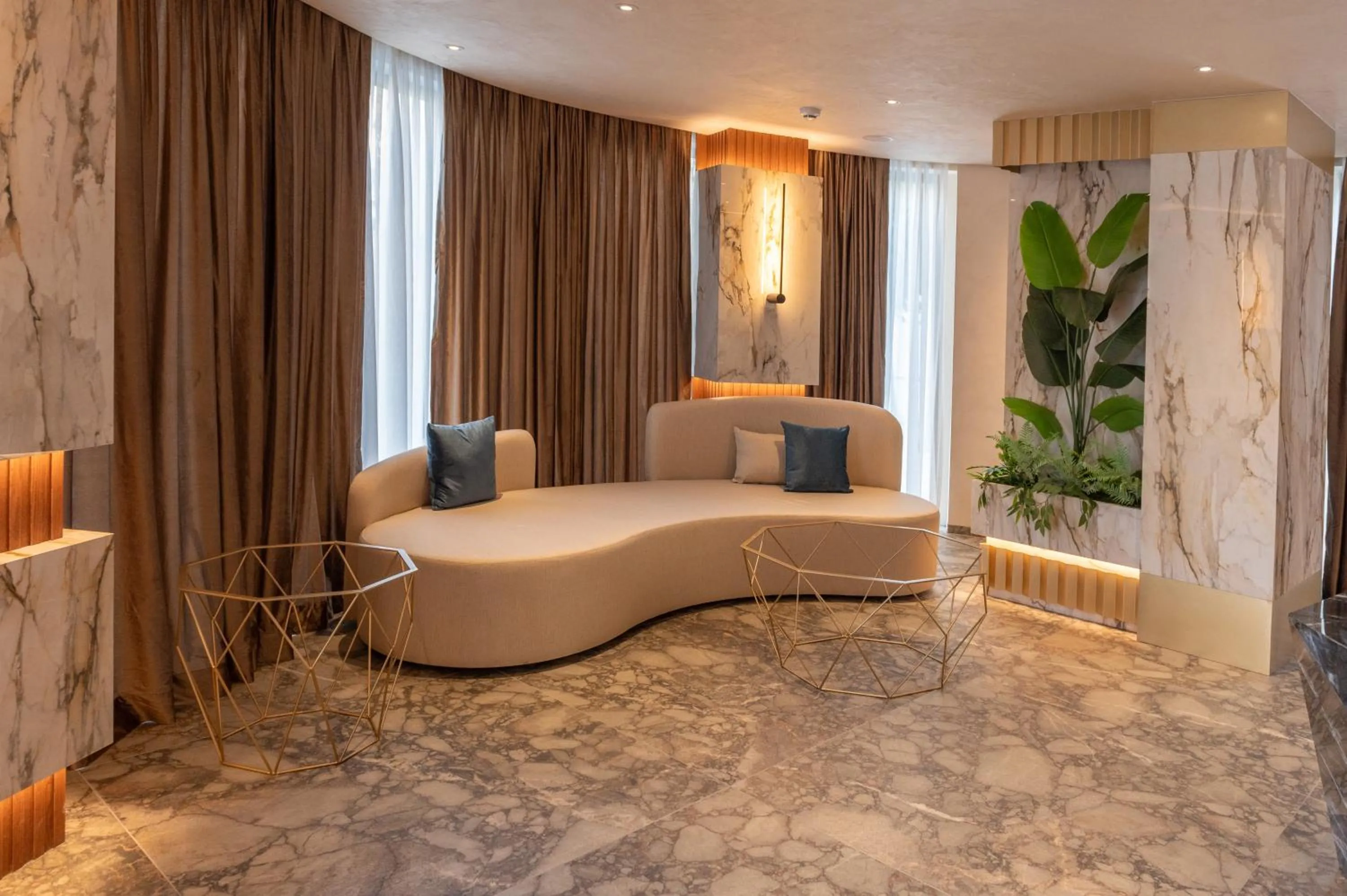 Lobby or reception, Bed in Mattis Hotel