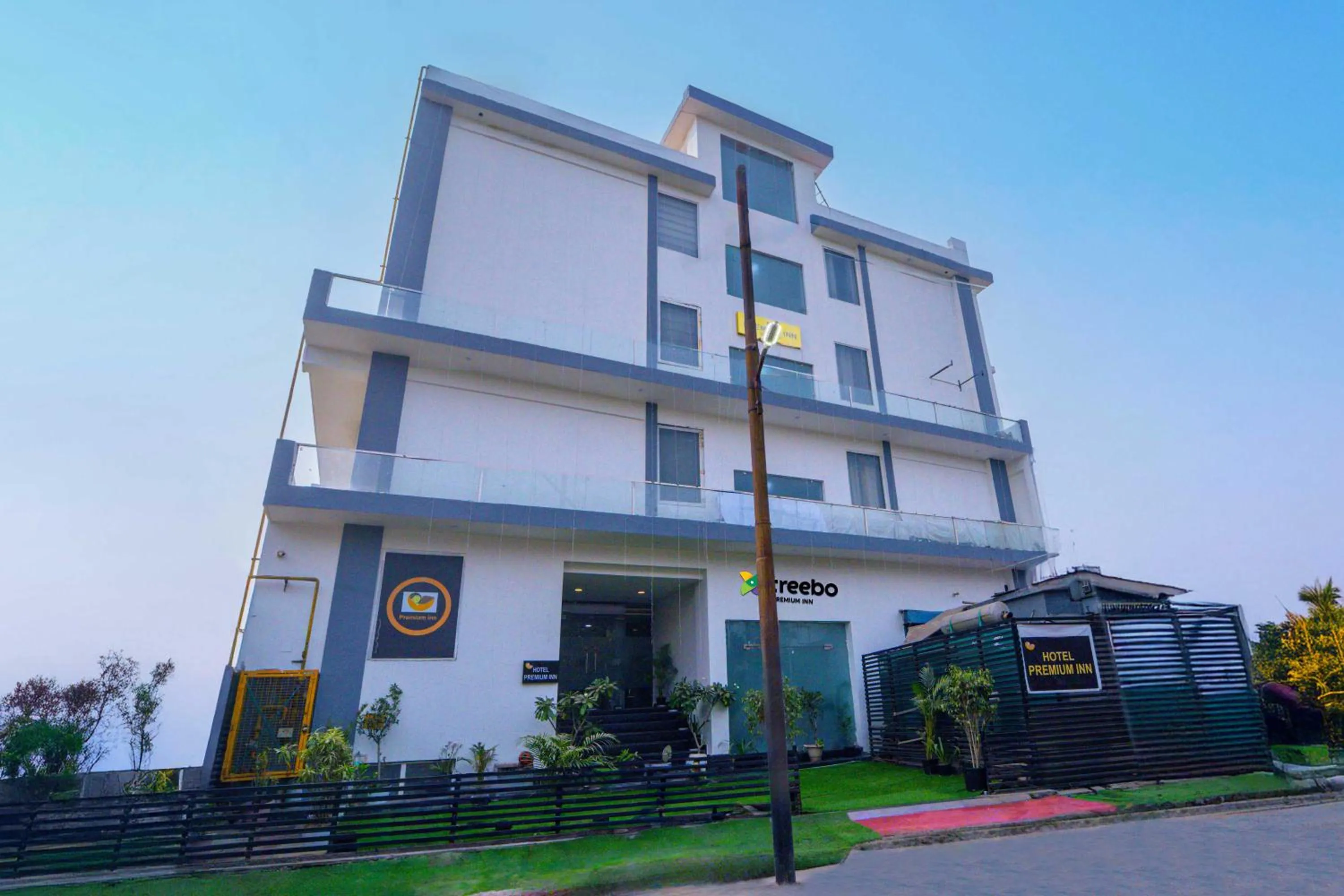Property building in Treebo Premium Inn