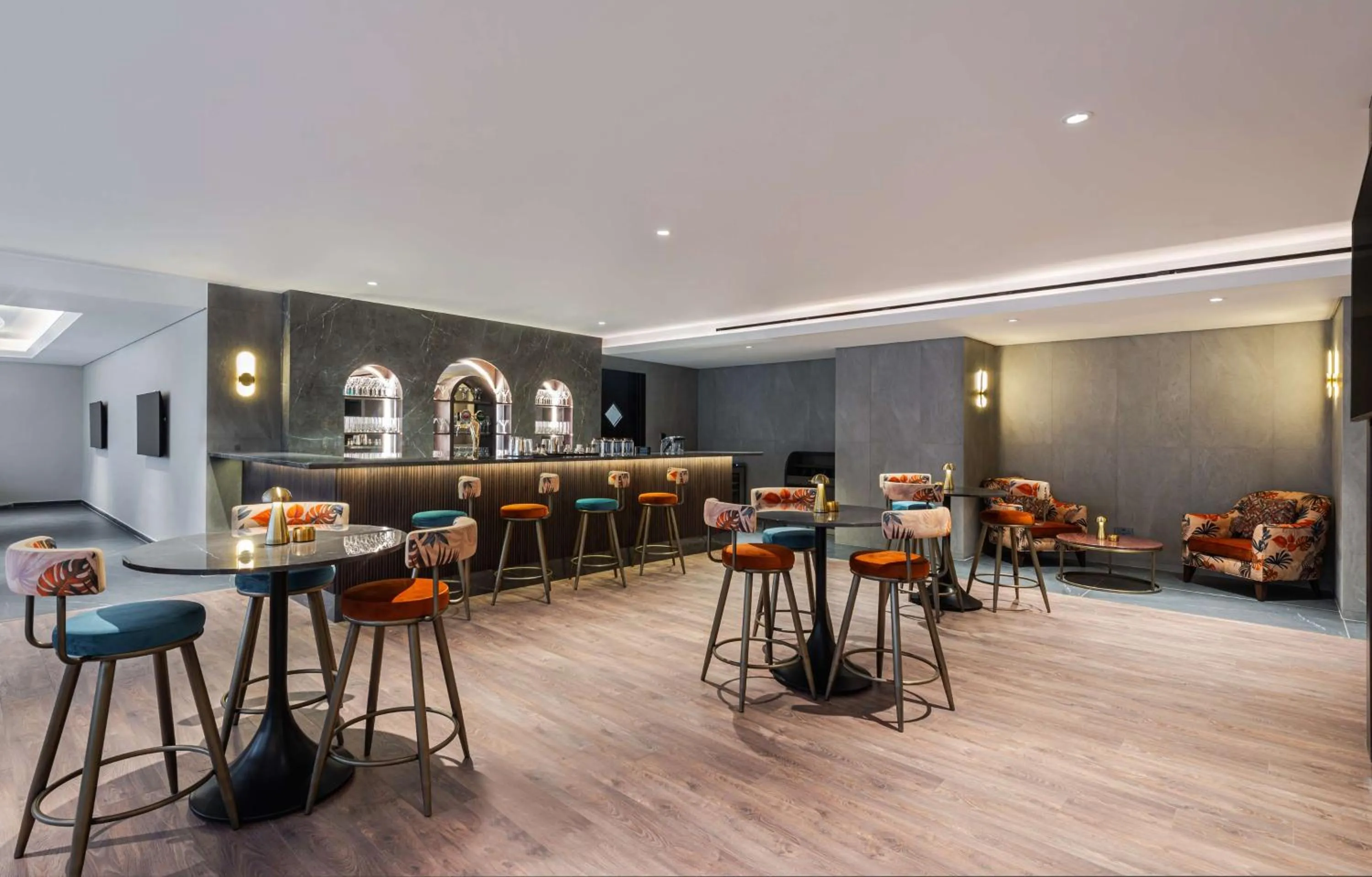 Lounge or bar in Doubletree By Hilton Amman Hotel & Residences