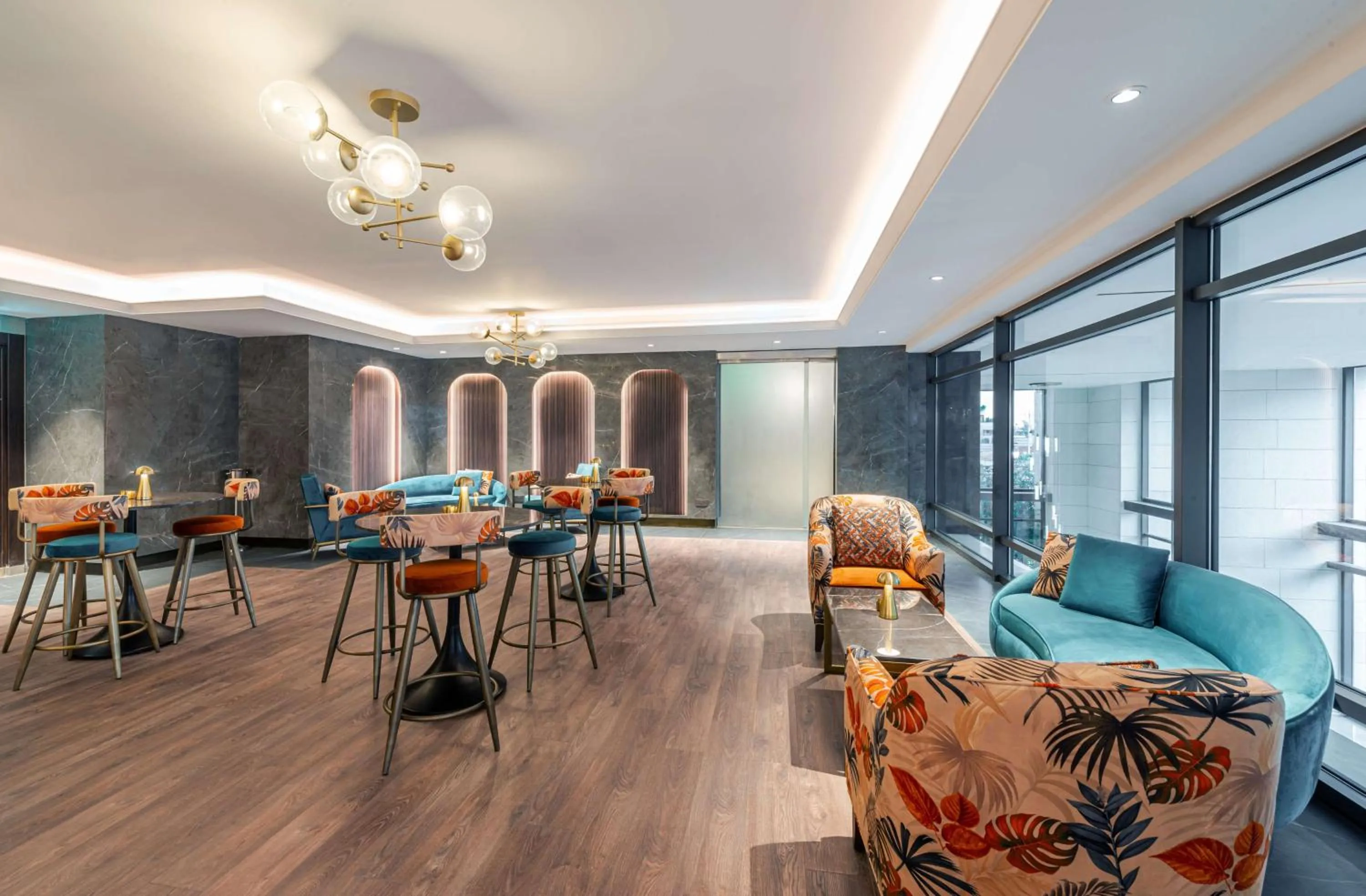 Lounge or bar in Doubletree By Hilton Amman Hotel & Residences