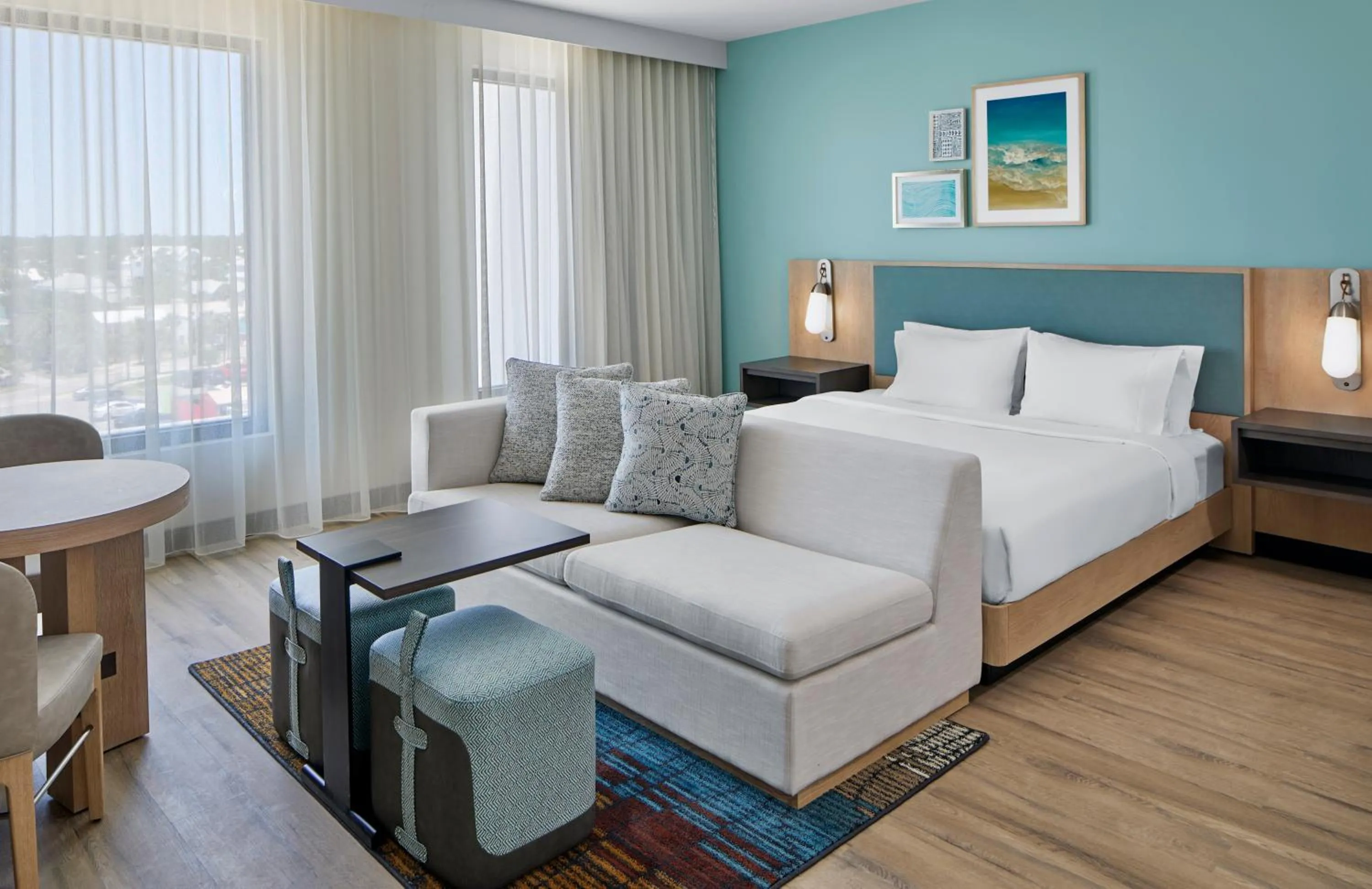 Bedroom, Bed in Embassy Suites By Hilton Gulf Shores Beach Resort