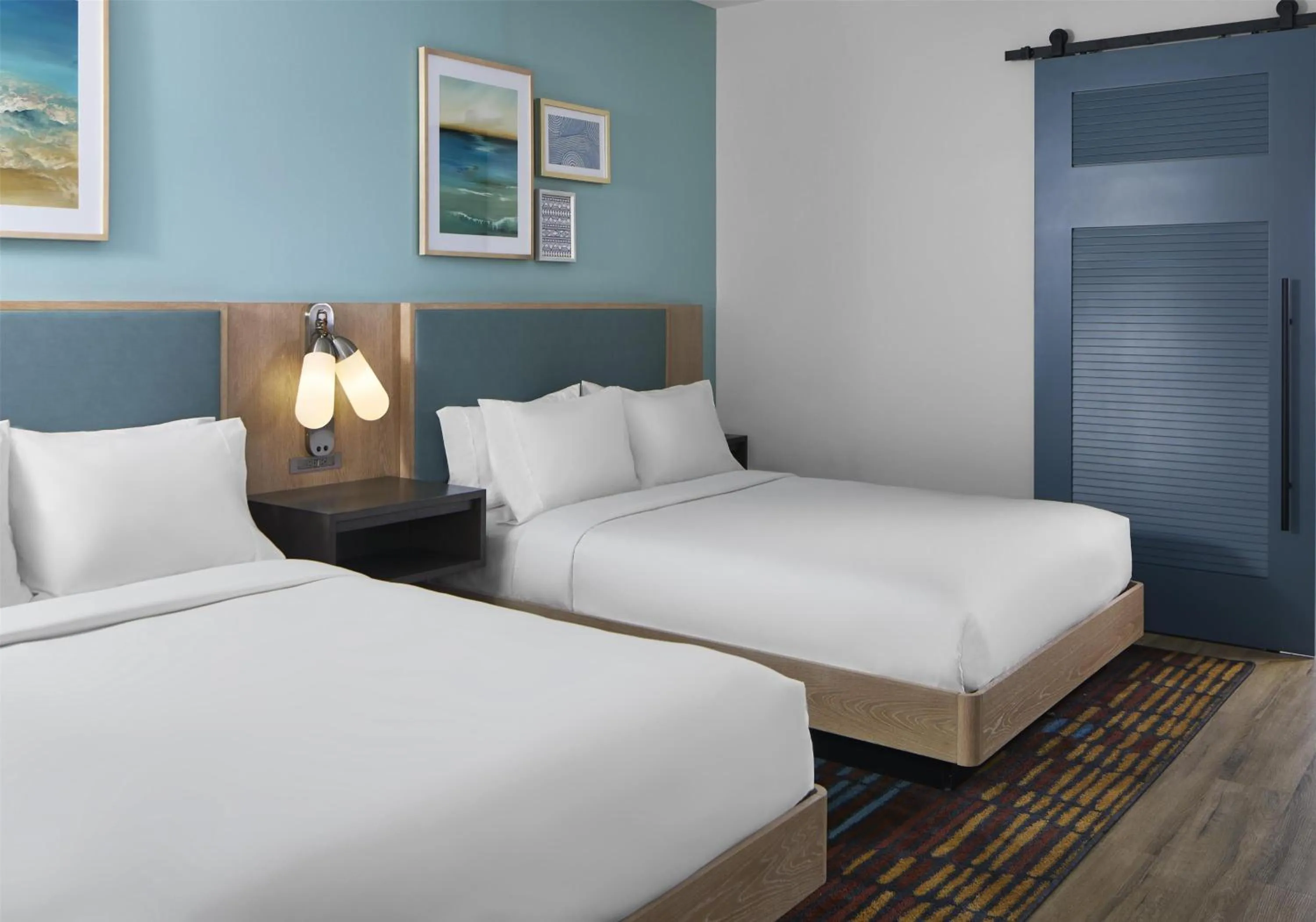 Photo of the whole room, Bed in Embassy Suites By Hilton Gulf Shores Beach Resort