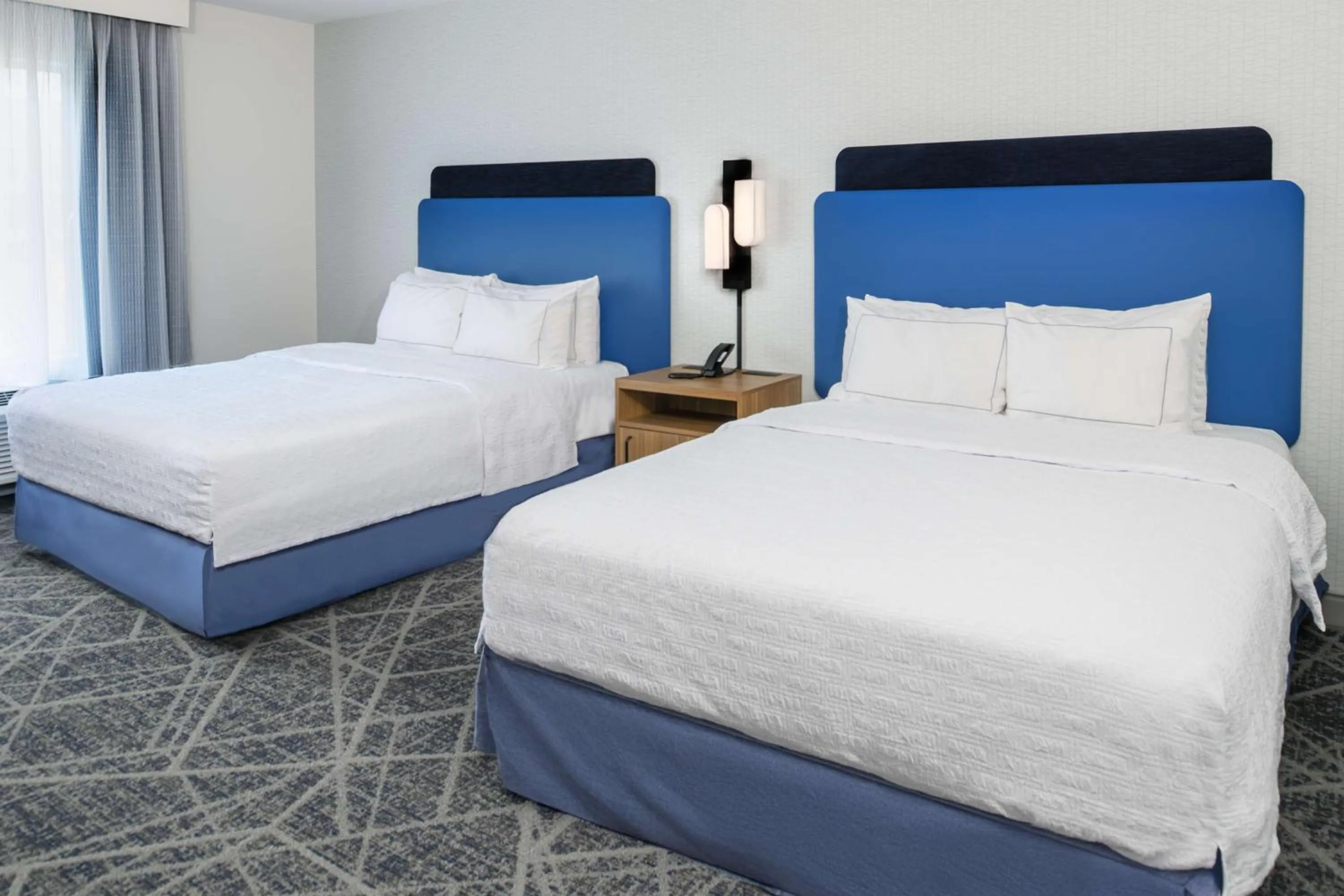 Bed in Hampton Inn By Hilton St Louis Airport