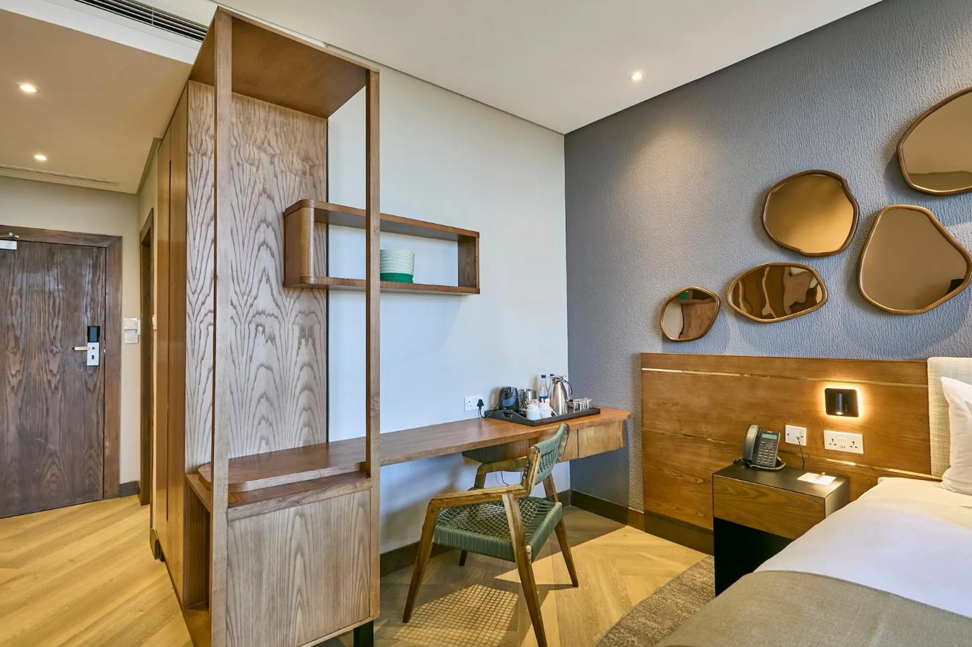 wardrobe, Bed in Cresta Grande Jwaneng