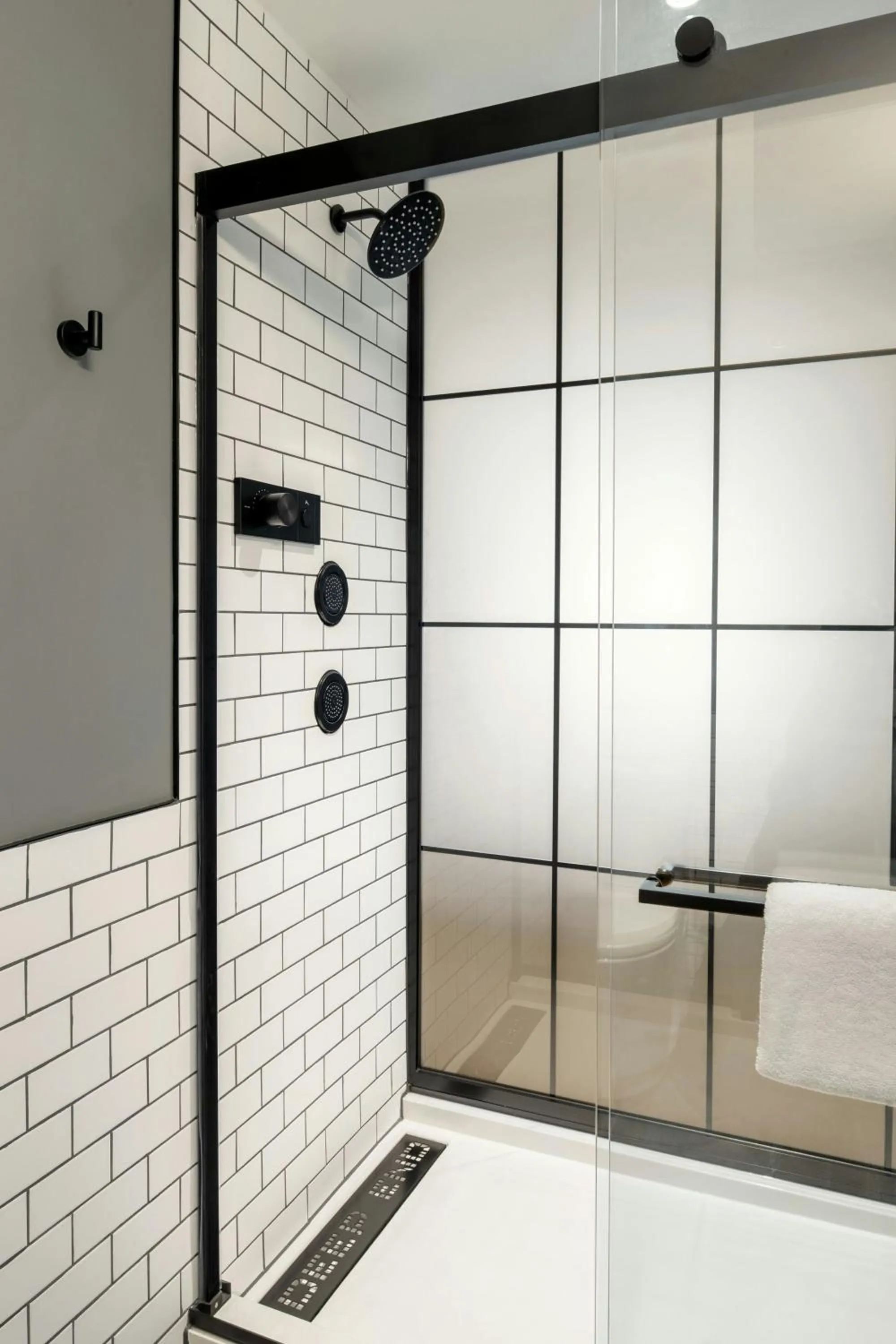 Bathroom in Moxy Cincinnati Downtown