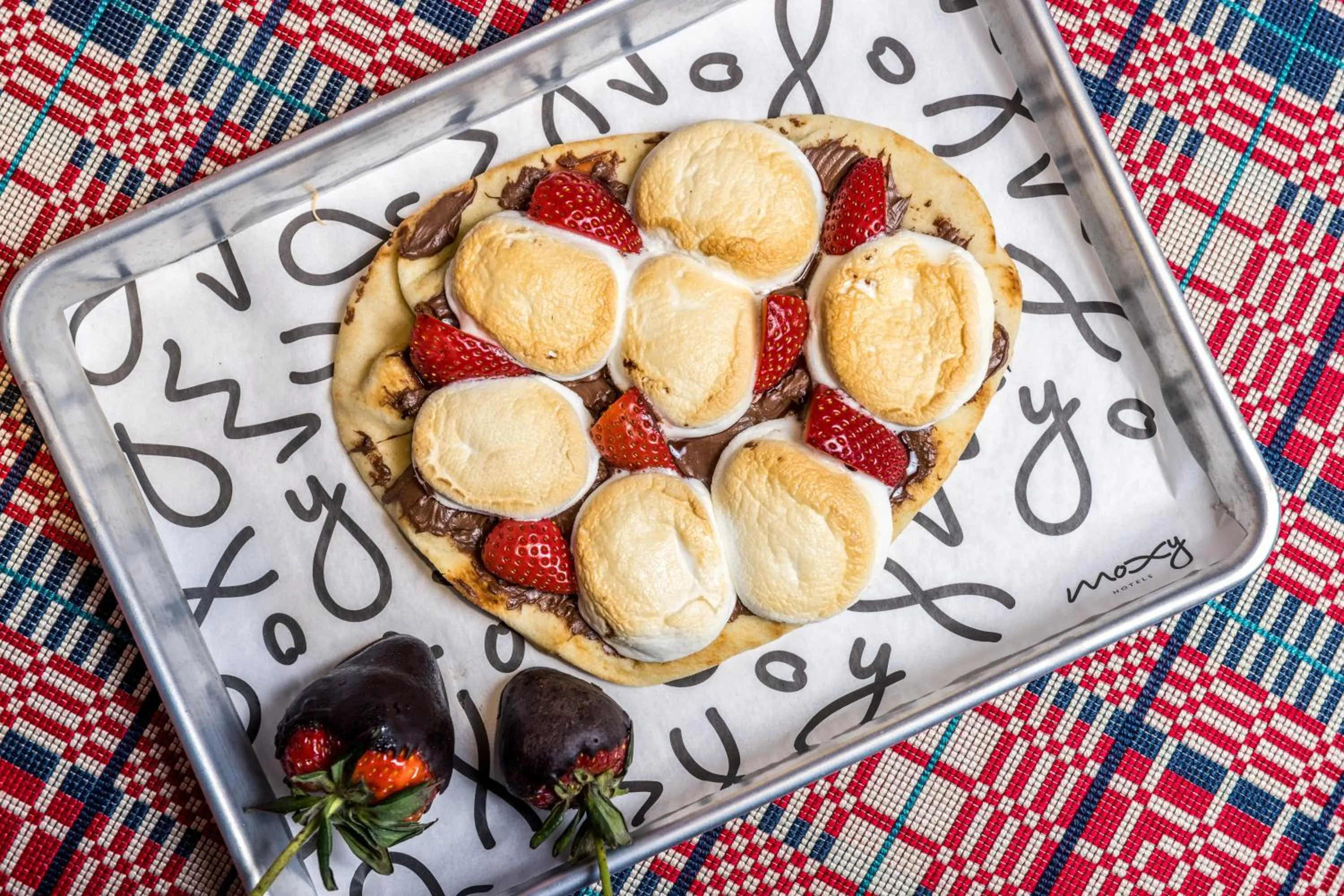 Food and drinks in Moxy Cincinnati Downtown