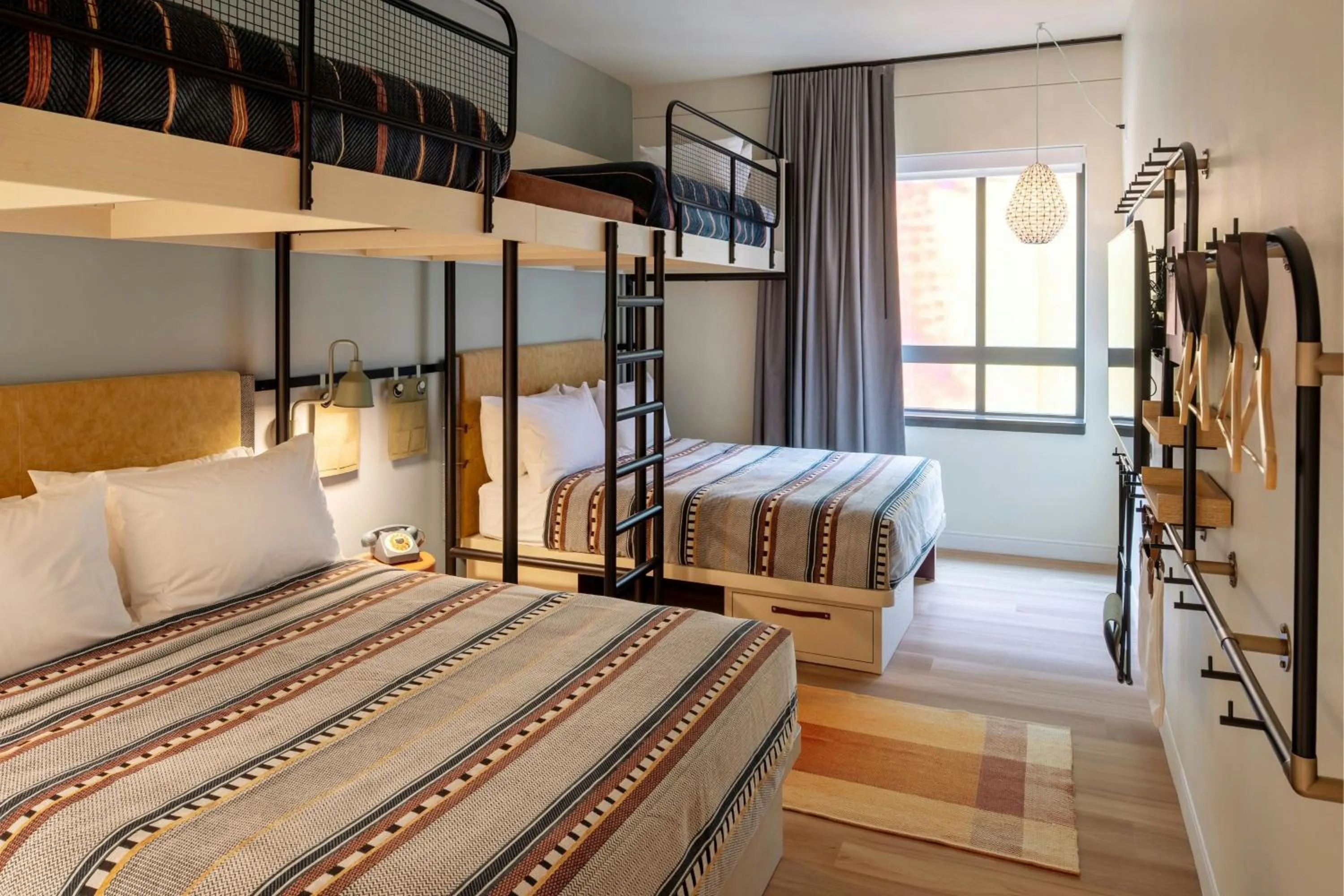 Photo of the whole room, Bed in Moxy Cincinnati Downtown