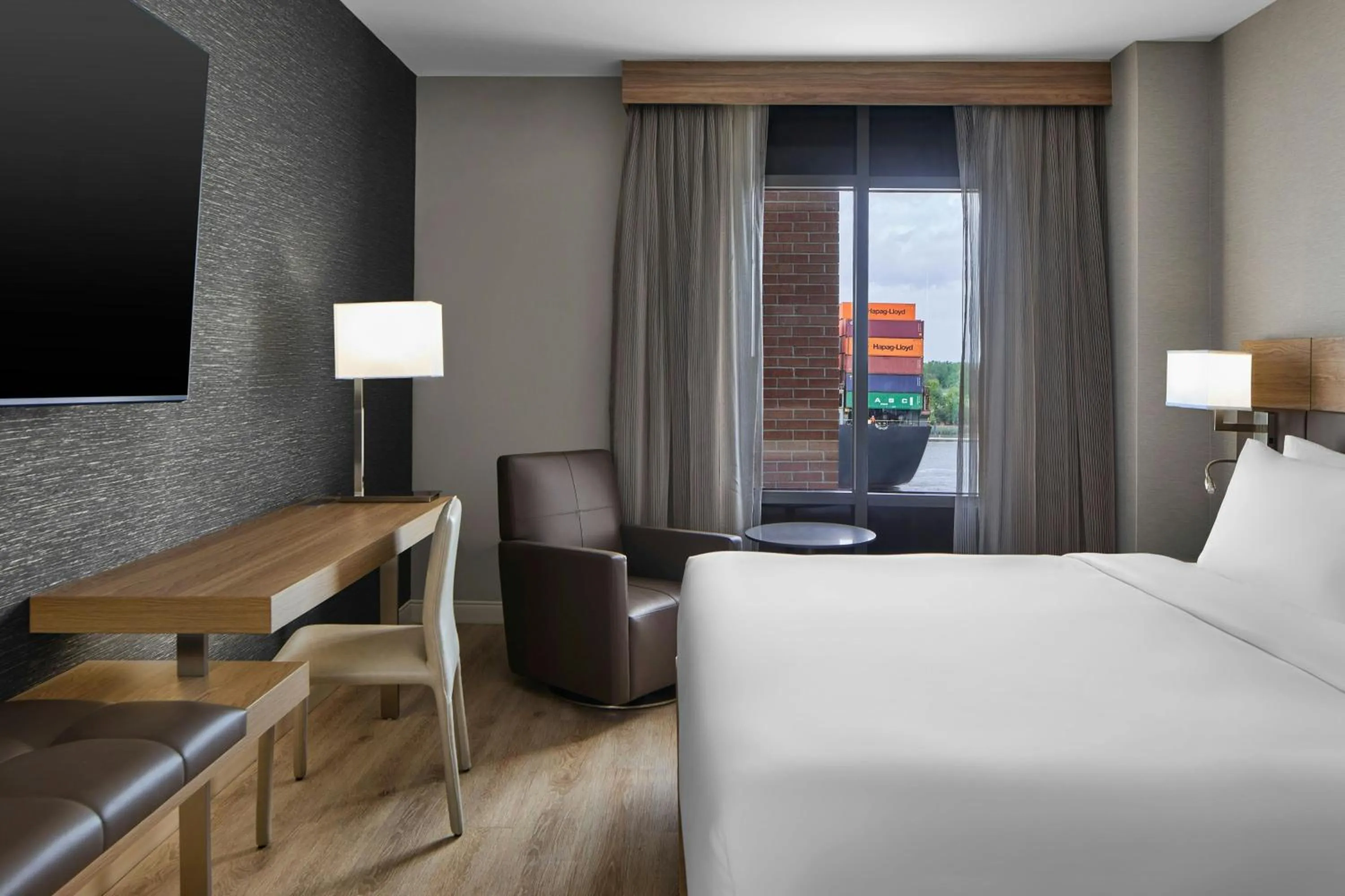 Photo of the whole room, Bed in AC Hotel Savannah Historic District