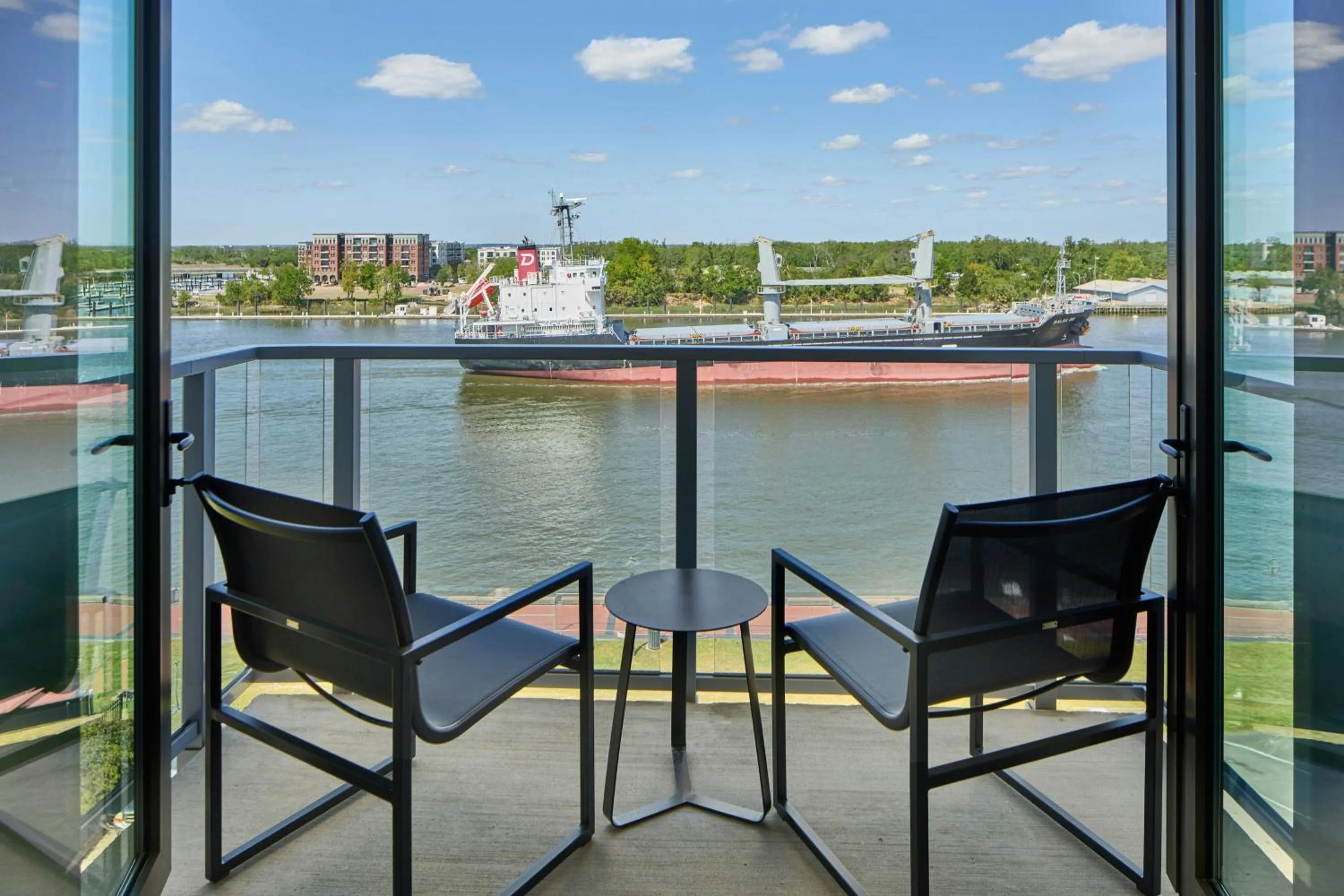 Photo of the whole room in AC Hotel Savannah Historic District