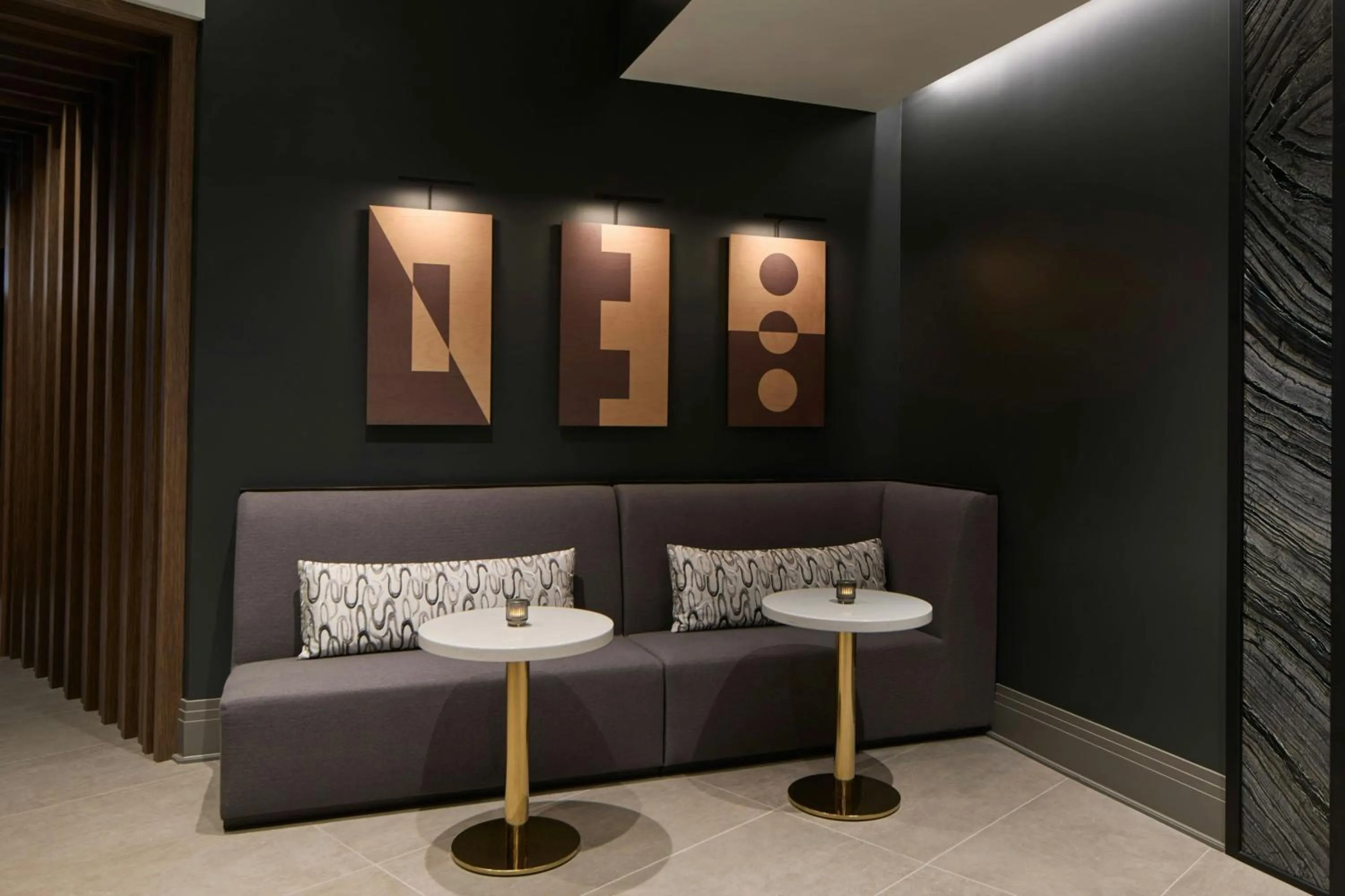 Restaurant/places to eat in AC Hotel Savannah Historic District