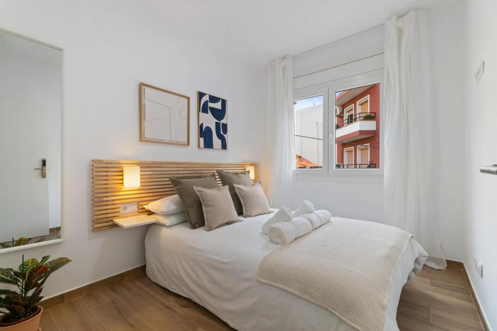 Bed in Livinn House - Self Check in