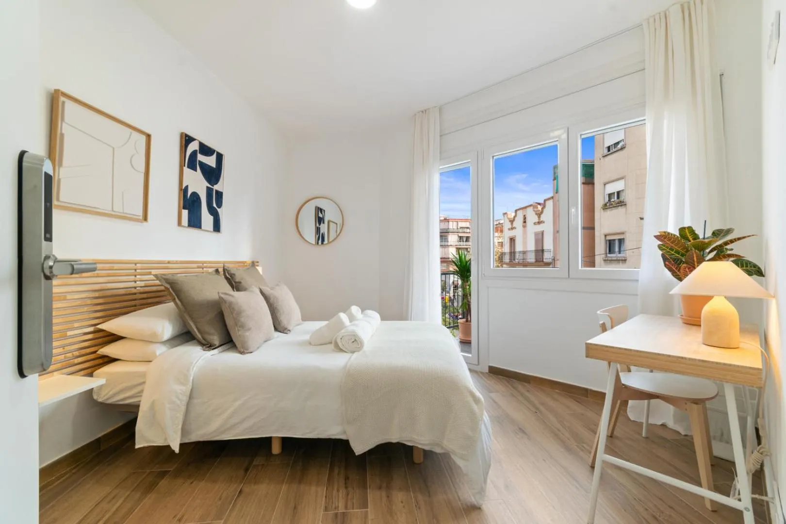 Balcony/Terrace, Bed in Livinn House - Self Check in