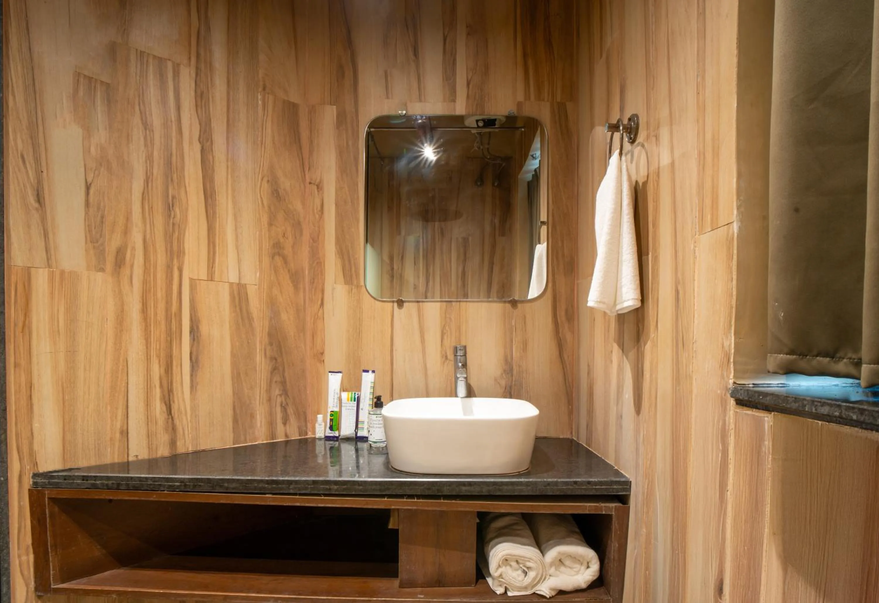 Bathroom in Treebo Premium Mowgli's Den, Pench