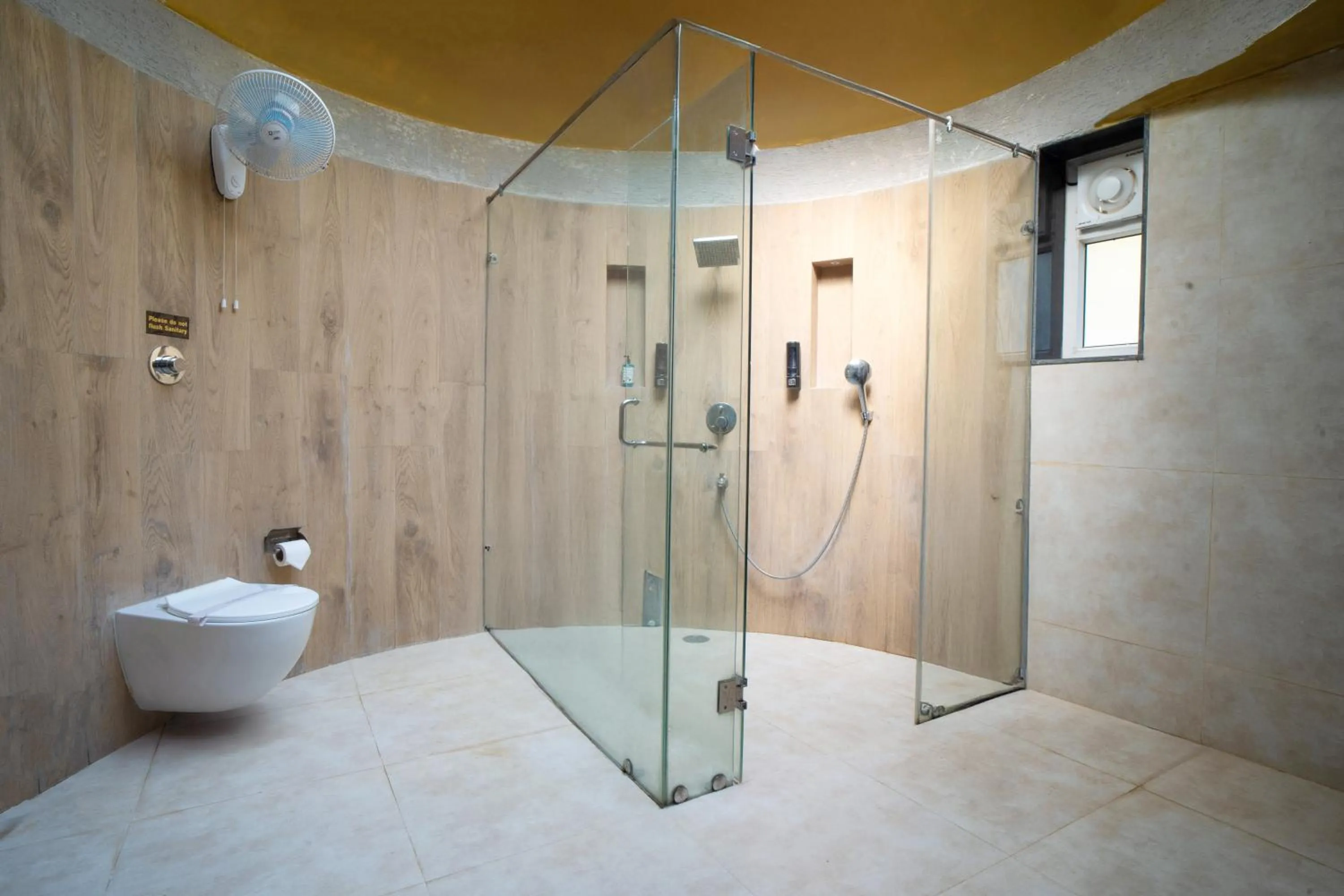 Bathroom in Treebo Premium Mowgli's Den, Pench