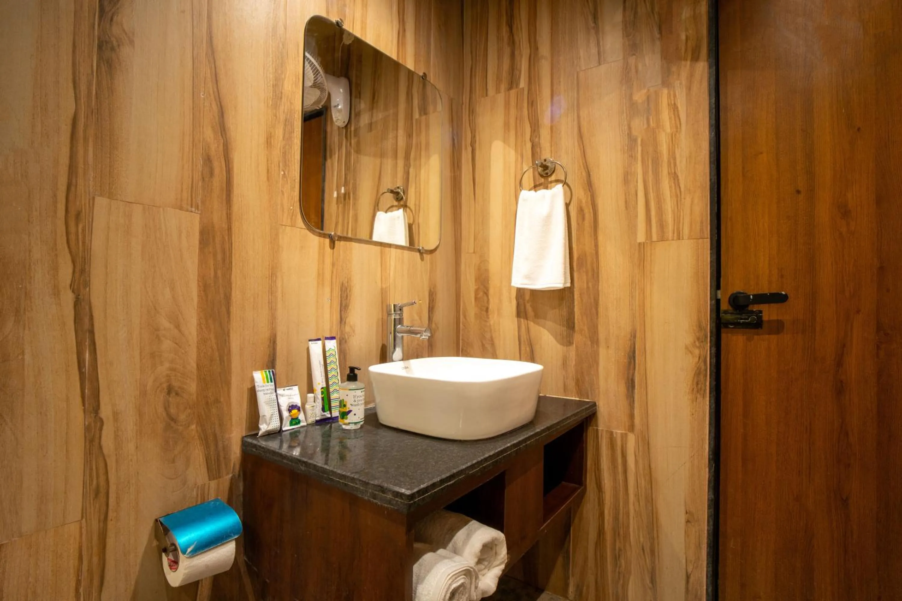 Bathroom in Treebo Premium Mowgli's Den, Pench