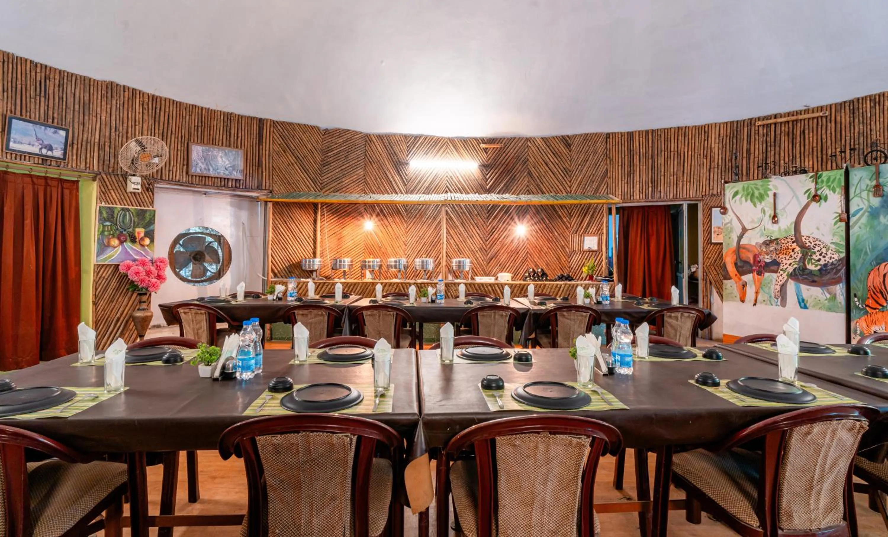 Restaurant/places to eat in Treebo Premium Mowgli's Den, Pench