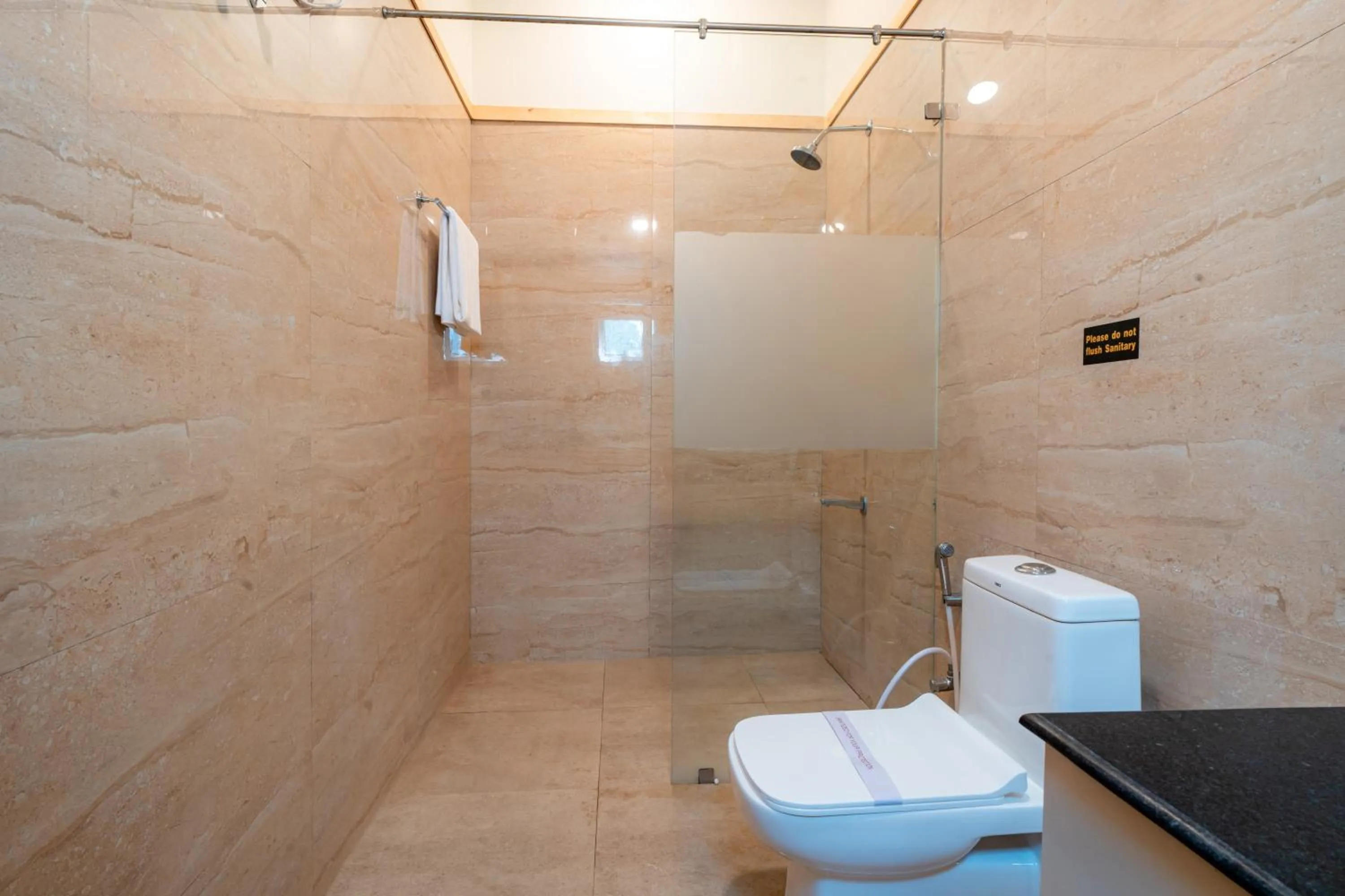 Bathroom in Treebo Premium Mowgli's Den, Pench