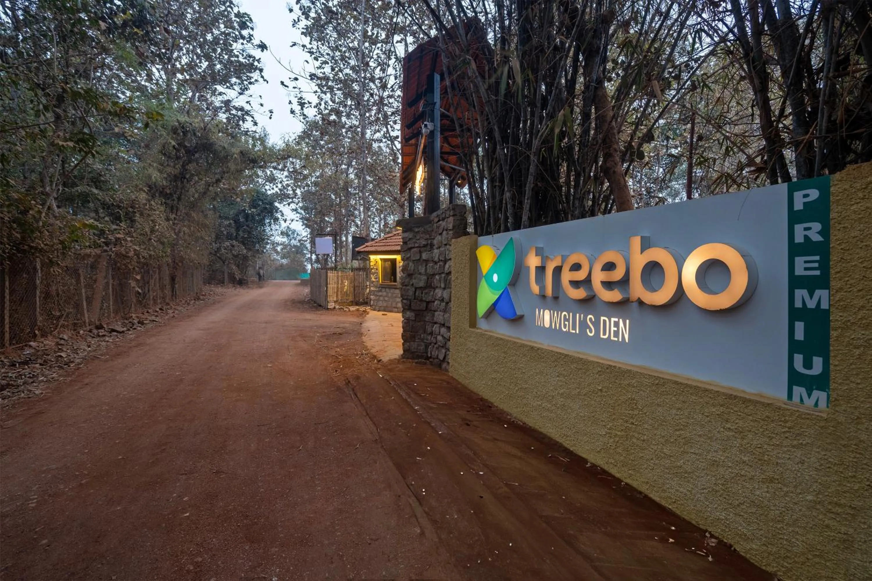 Facade/entrance in Treebo Premium Mowgli's Den Pench with Swimming Pool