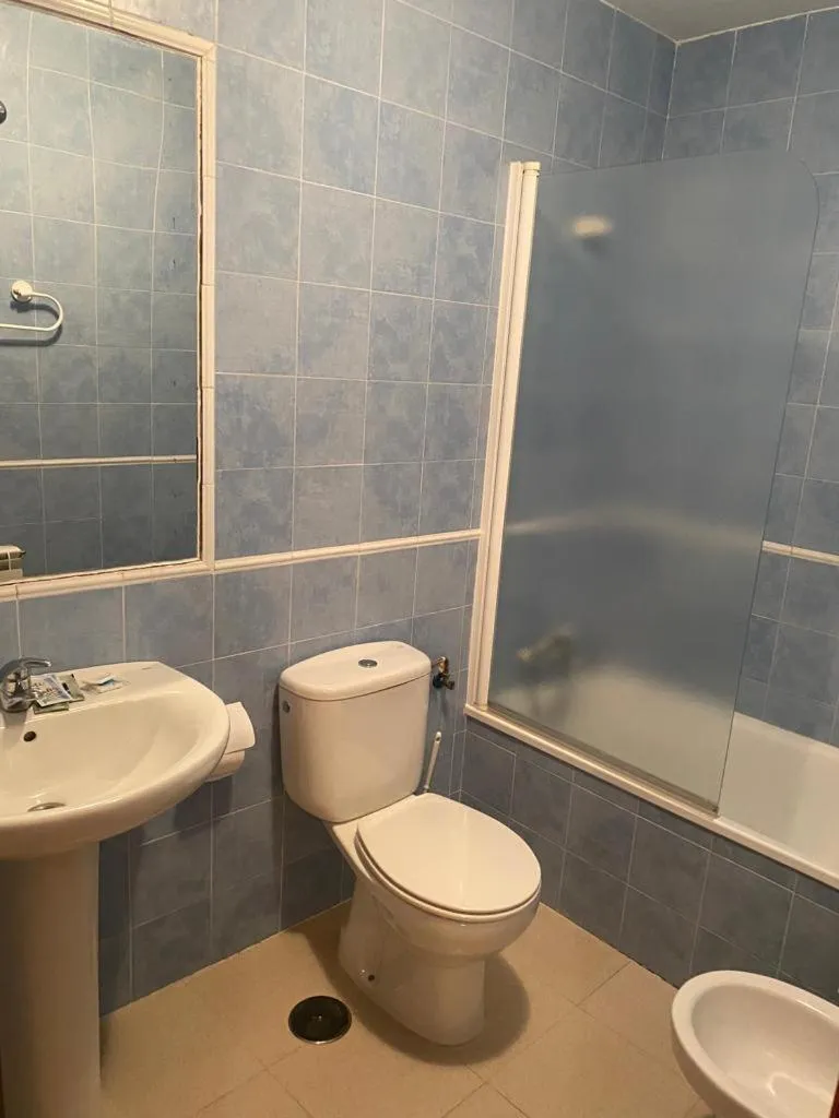 Bathroom in Hostal y Apartamentos la Vereda