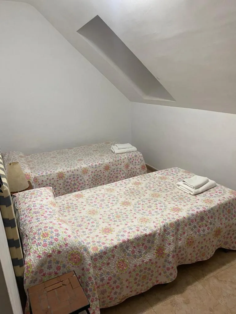 Bedroom, Bed in Hostal y Apartamentos la Vereda