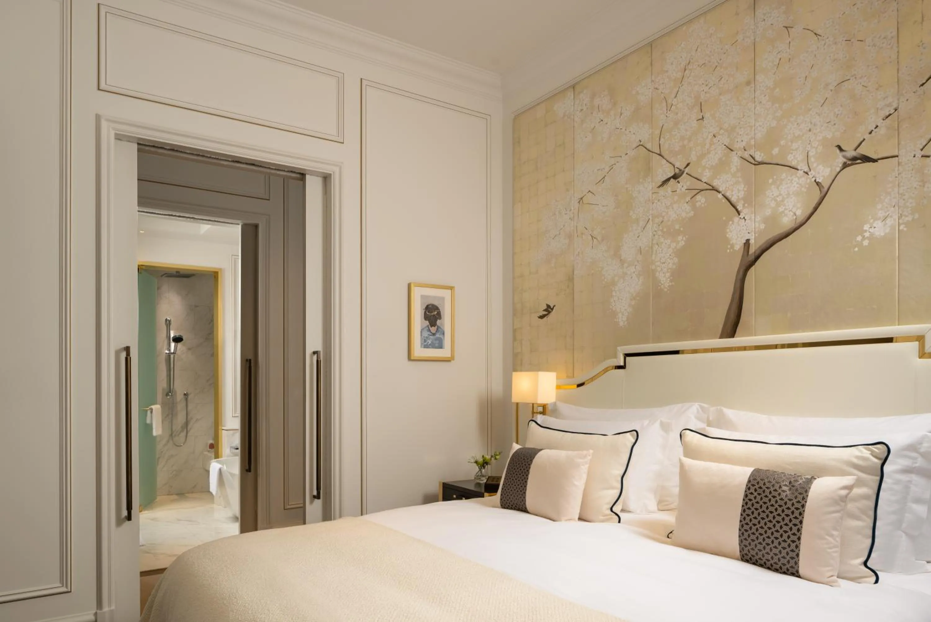 Bedroom, Bed in Corinthia Grand Hotel du Boulevard Bucharest