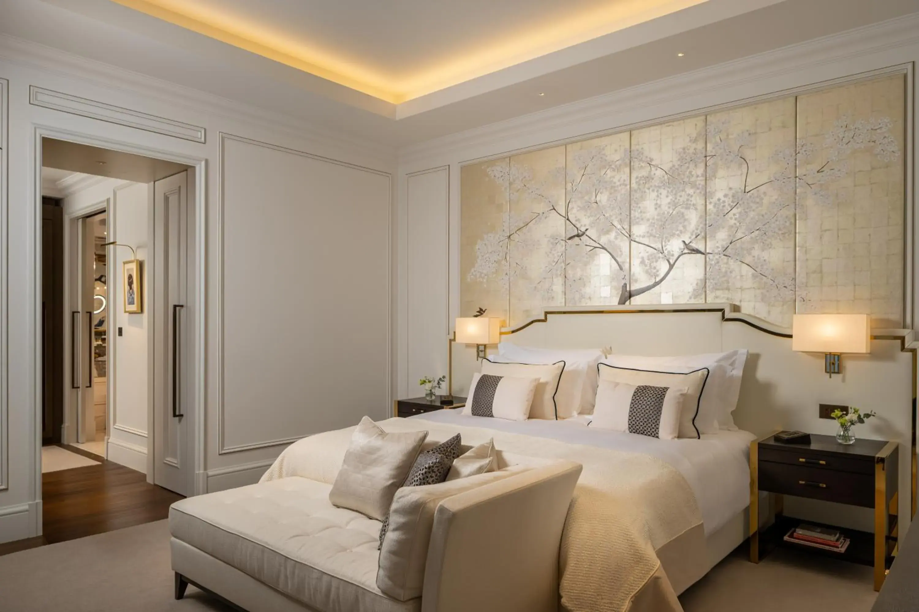 Grand Deluxe Suite in Corinthia Grand Hotel du Boulevard Bucharest Grand Deluxe Suite in Corinthia Grand Hotel du Boulevard Bucharest