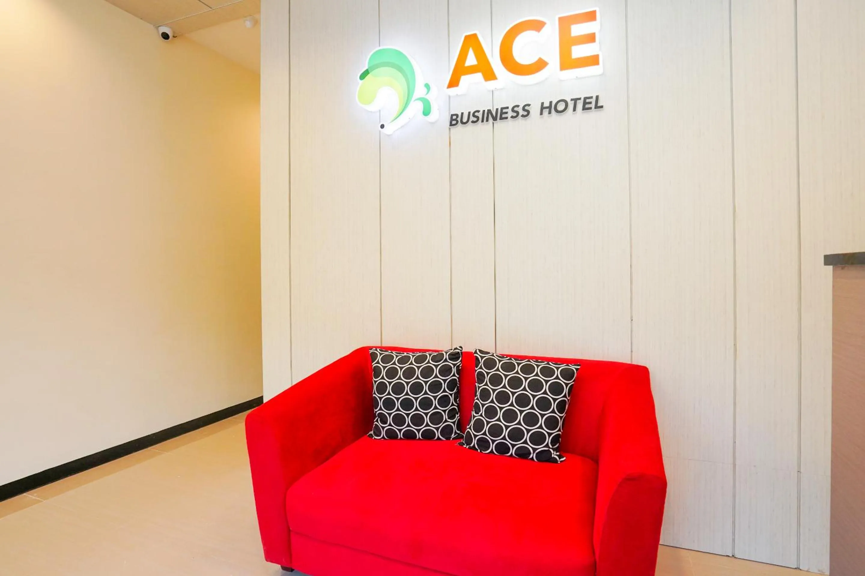 Lobby or reception in Hotel O Rungkut Near Its Surabaya Formerly Ace Business Hotel