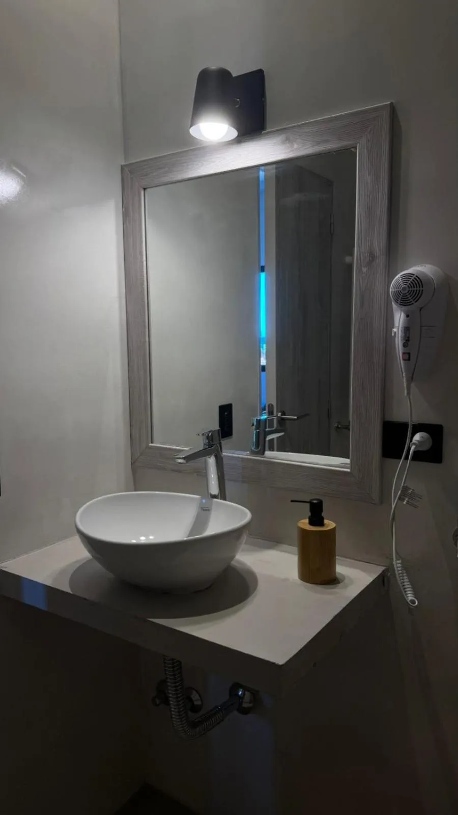 Bathroom in Parry Smart Hotel